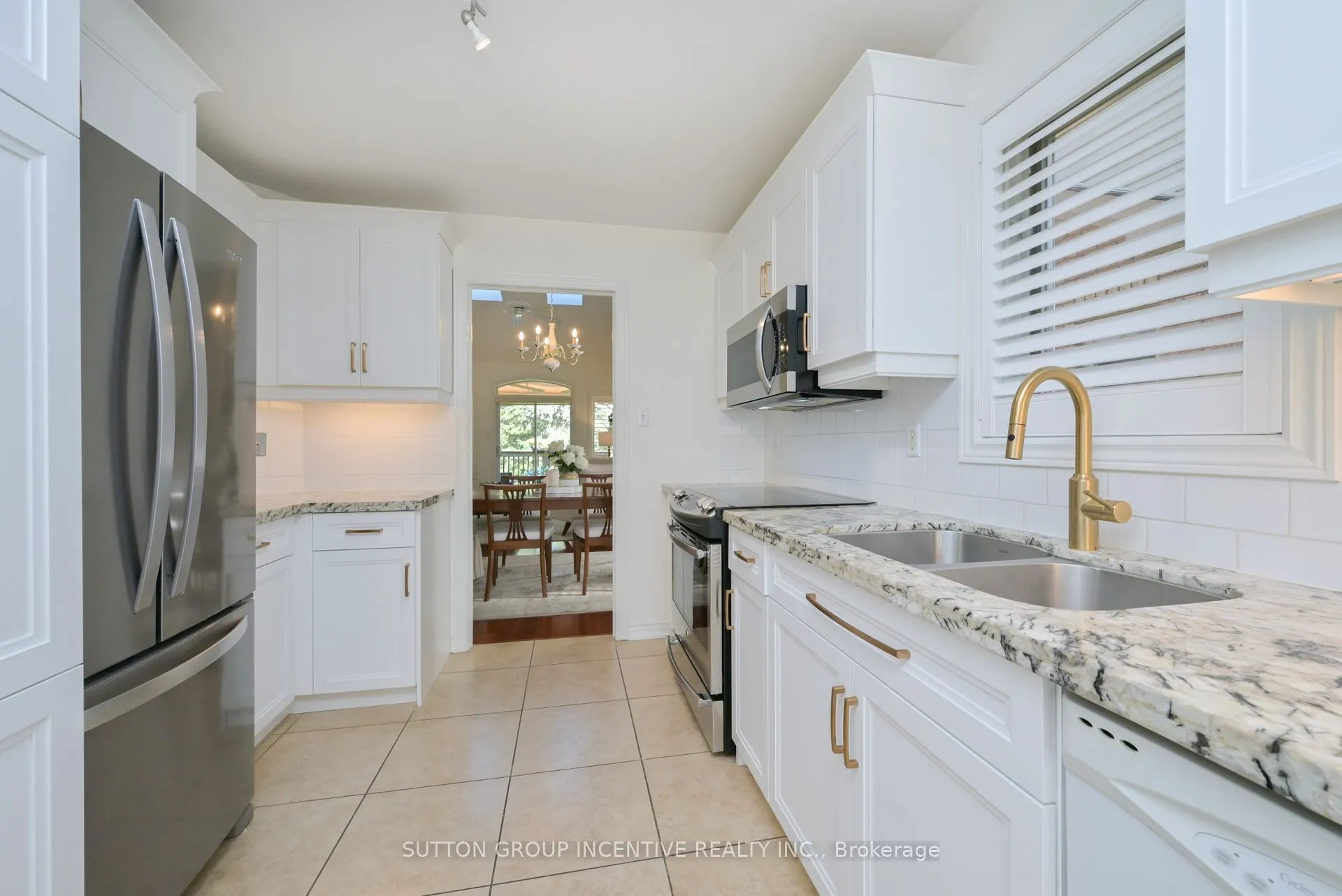 15 SUNSET Boulevard, #8
