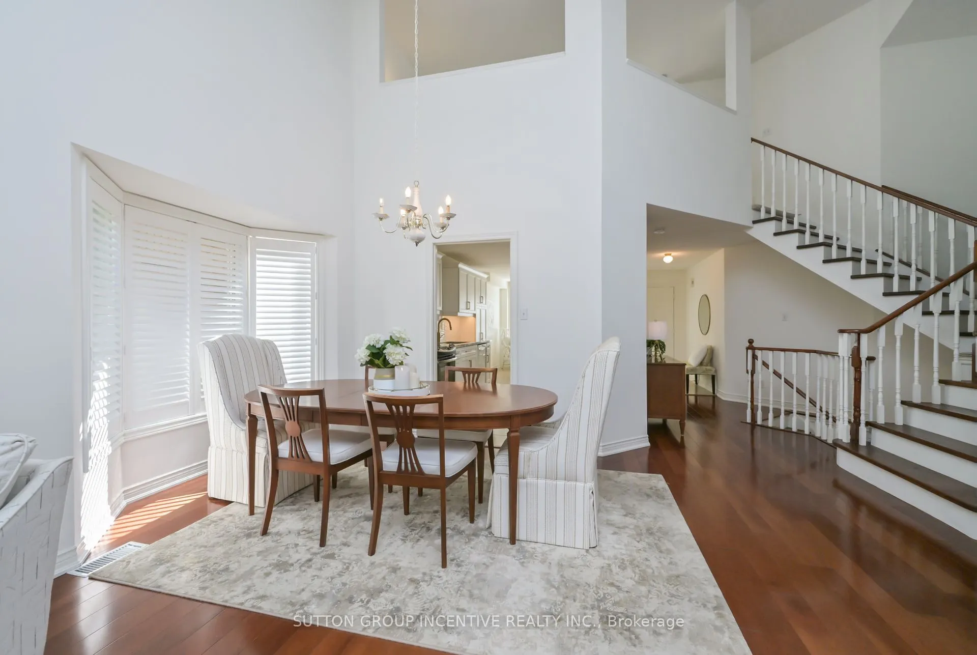 15 SUNSET Boulevard, #8