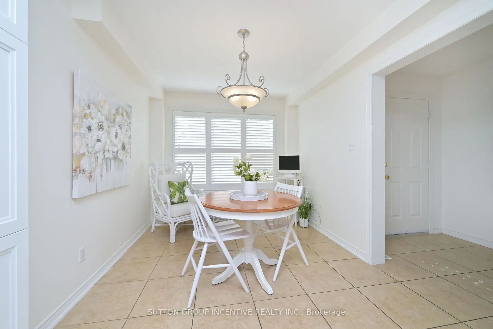 15 SUNSET Boulevard, #8