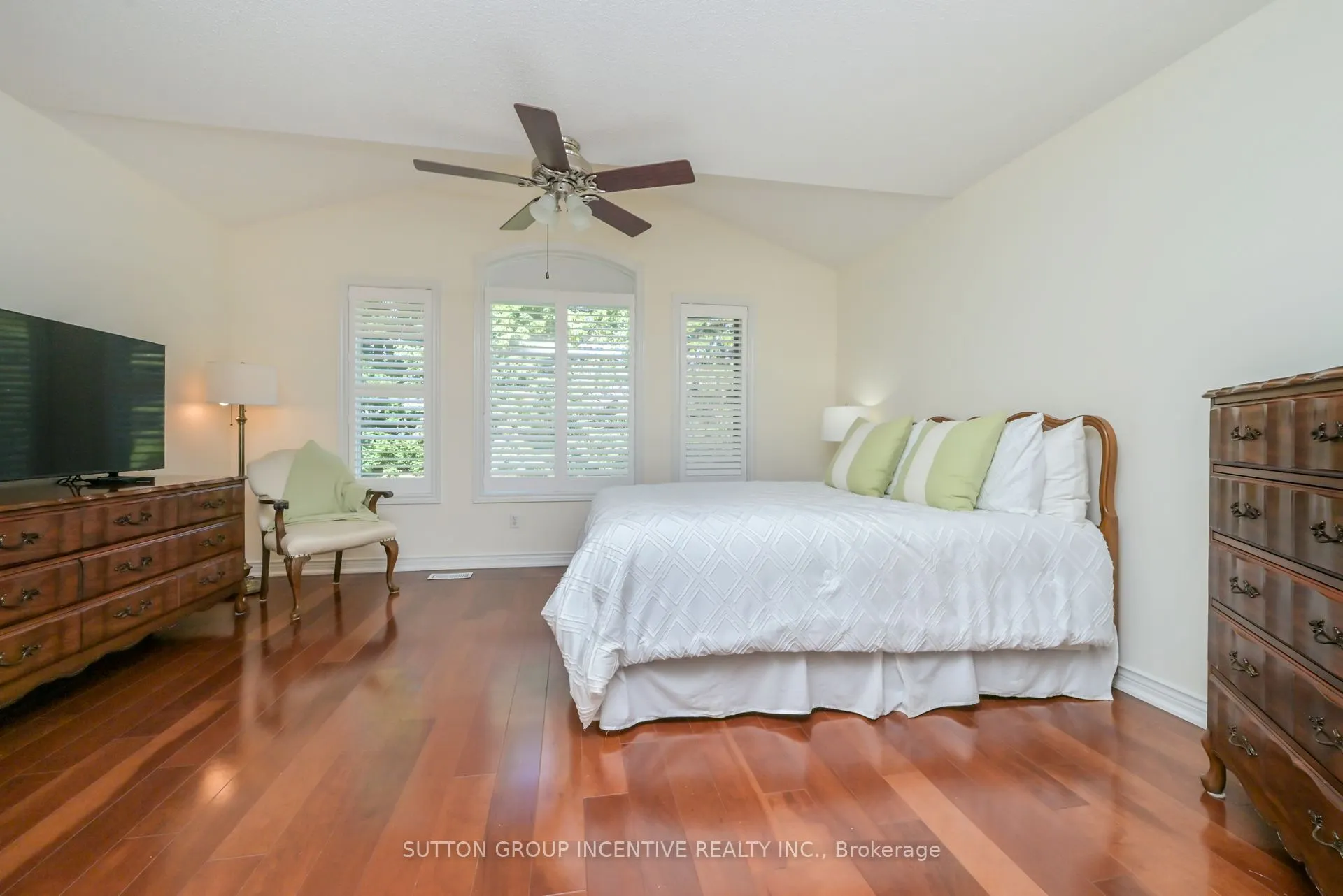 15 SUNSET Boulevard, #8