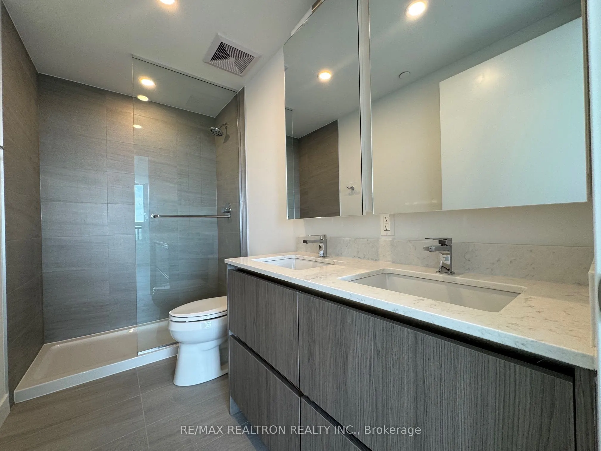 8188 Yonge Street, #729