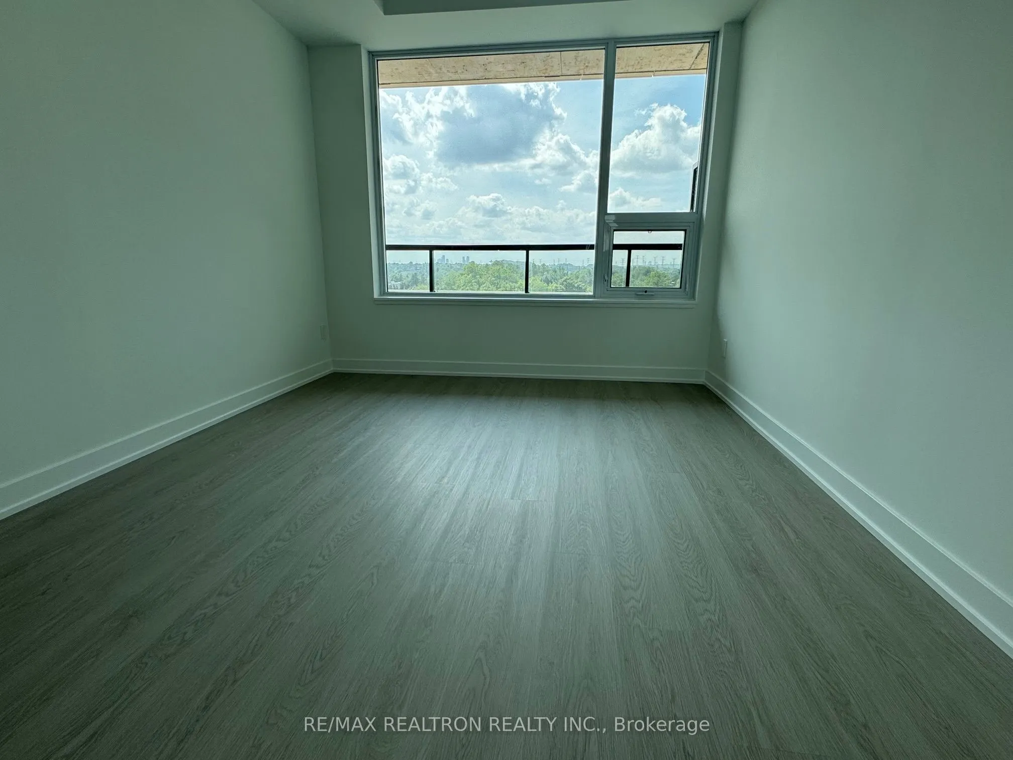 8188 Yonge Street, #729