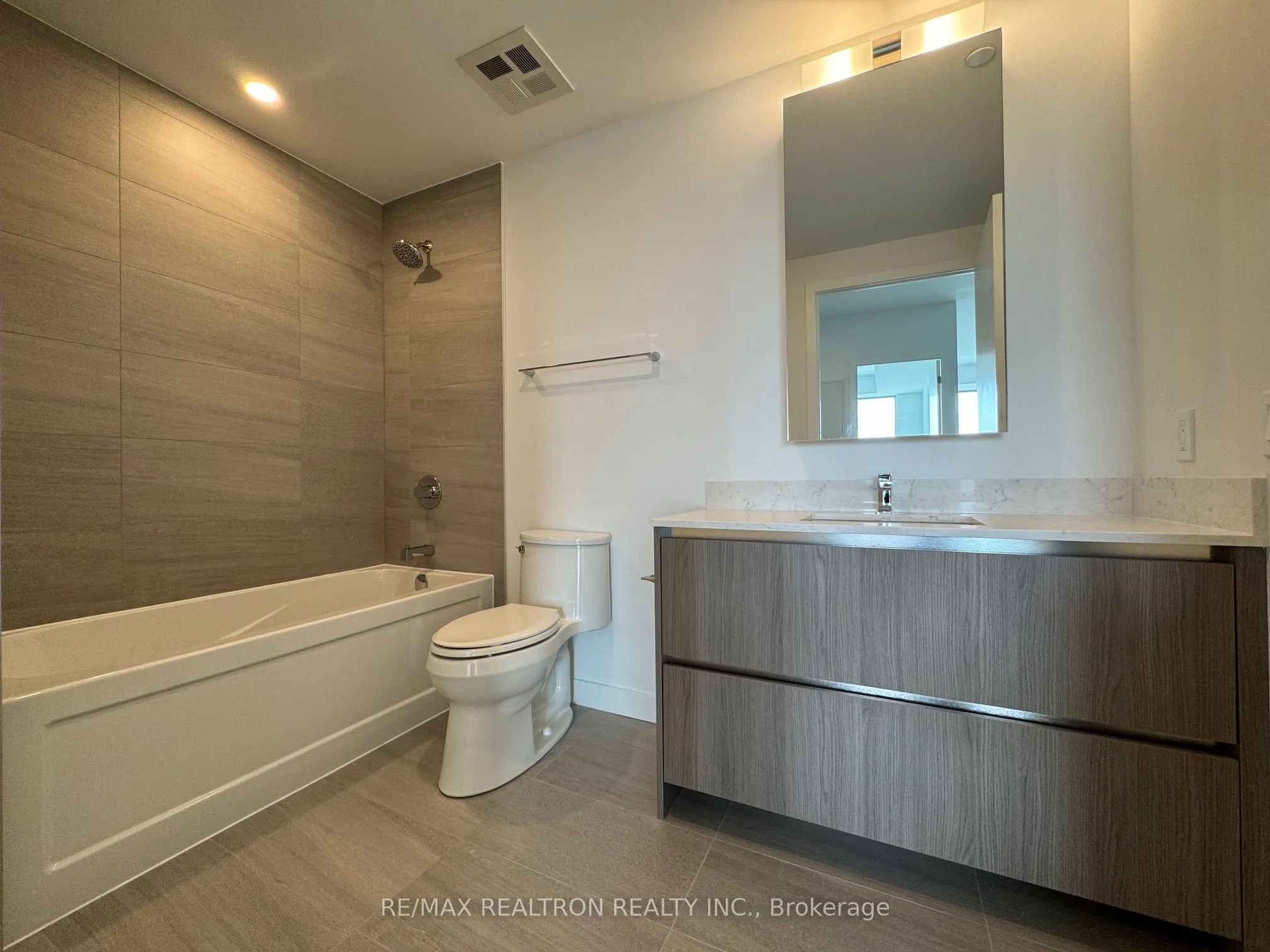 8188 Yonge Street, #729