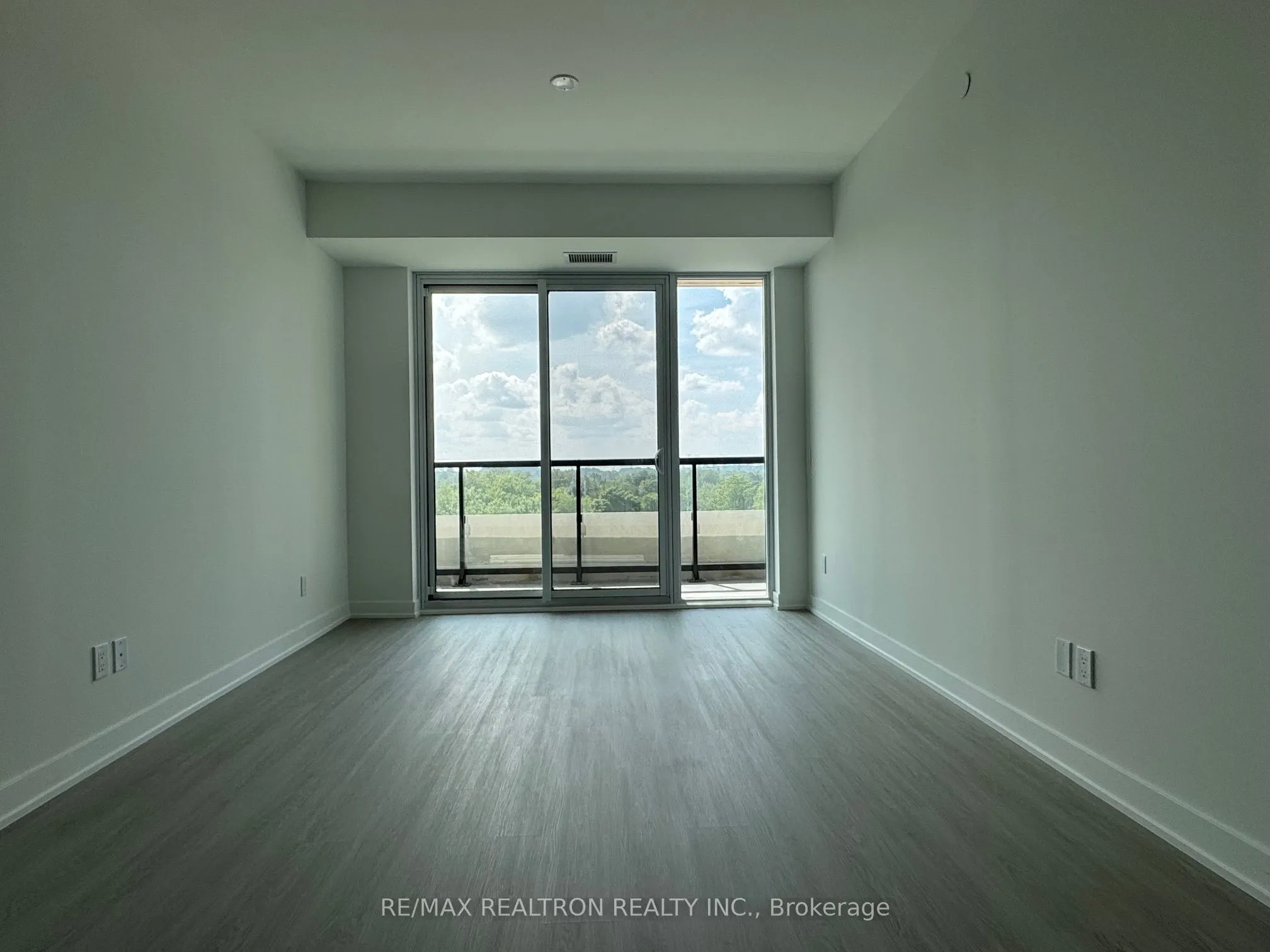8188 Yonge Street, #729