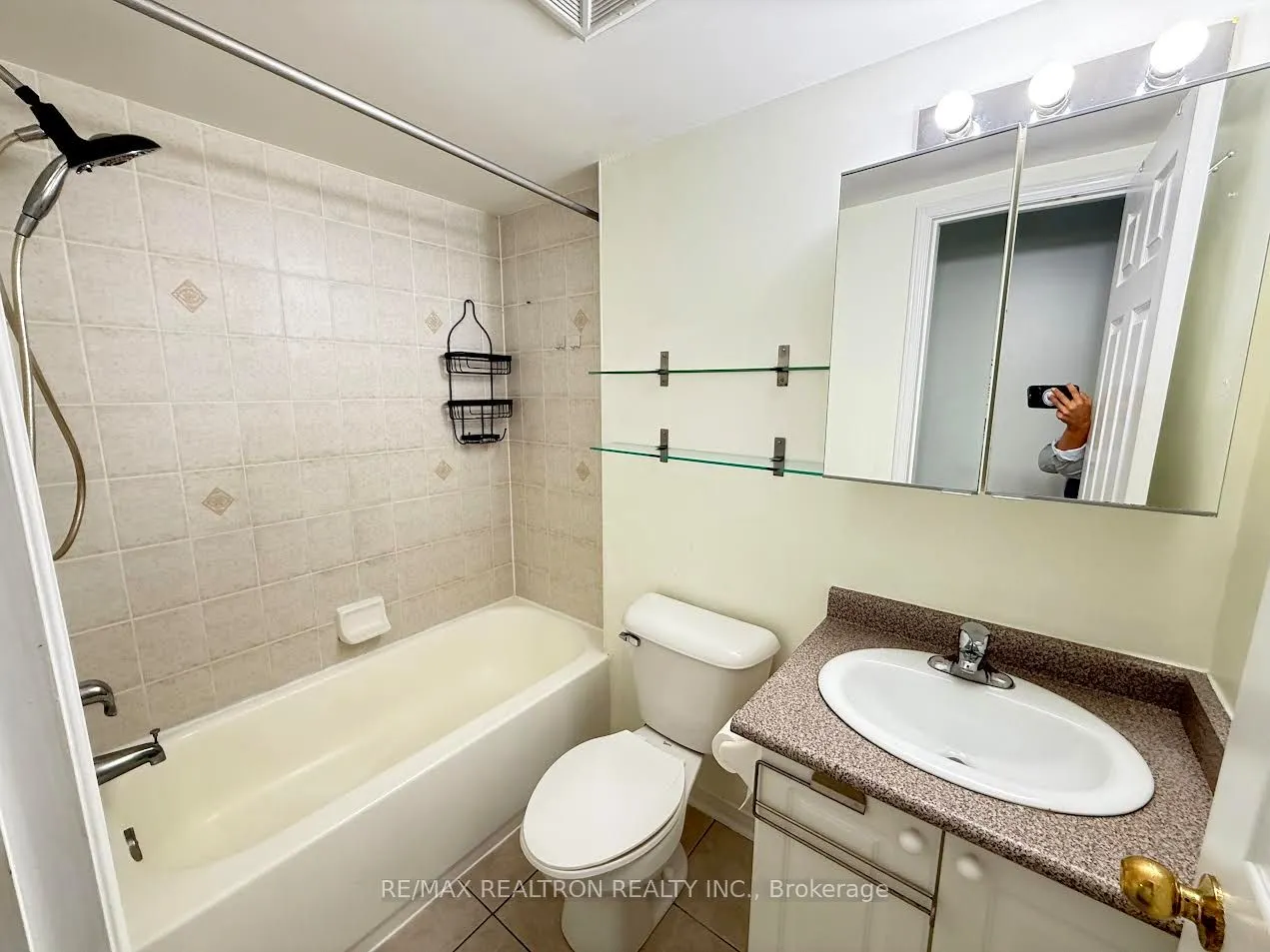 316 John Street, #122
