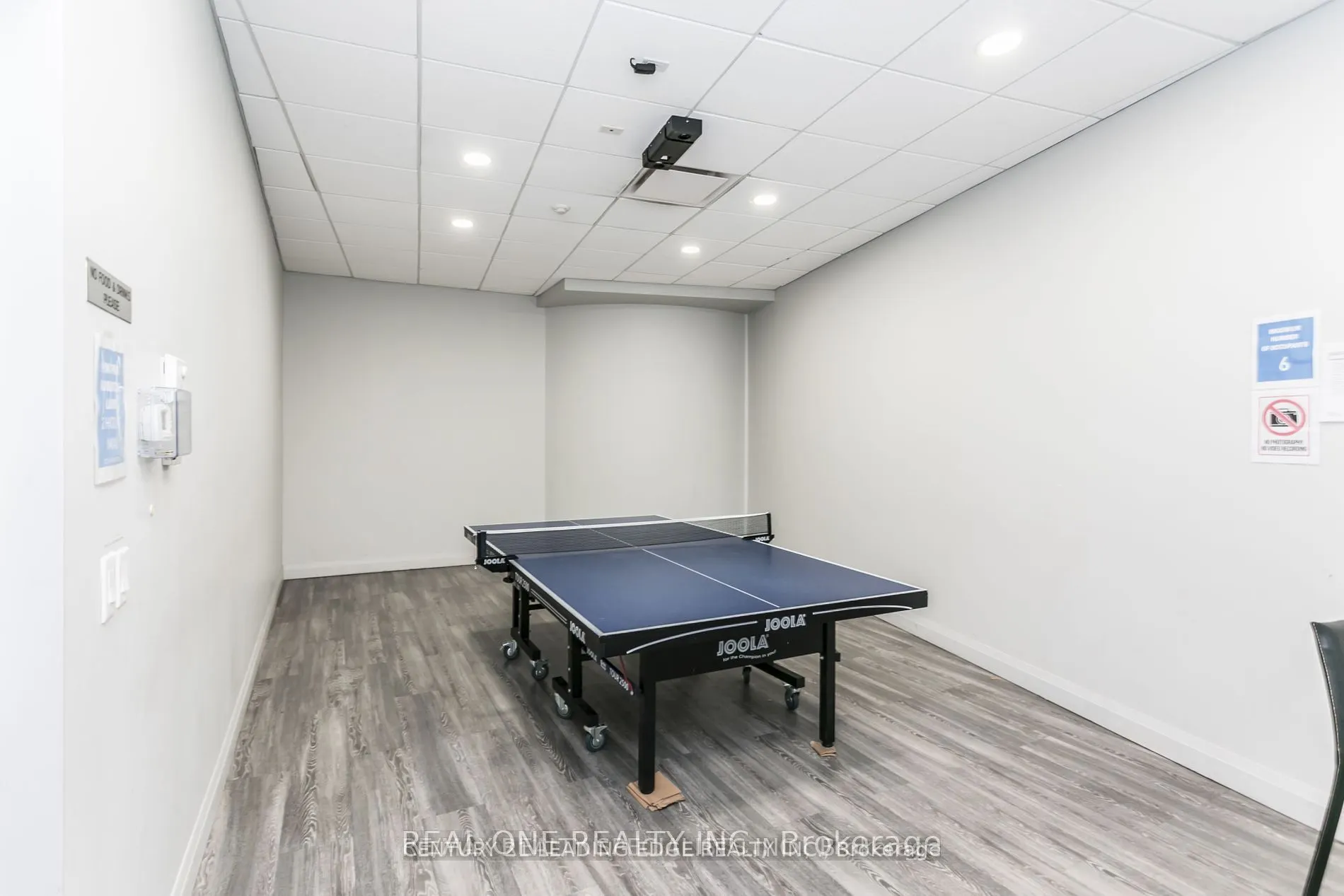 111 Upper Duke Crescent, #107