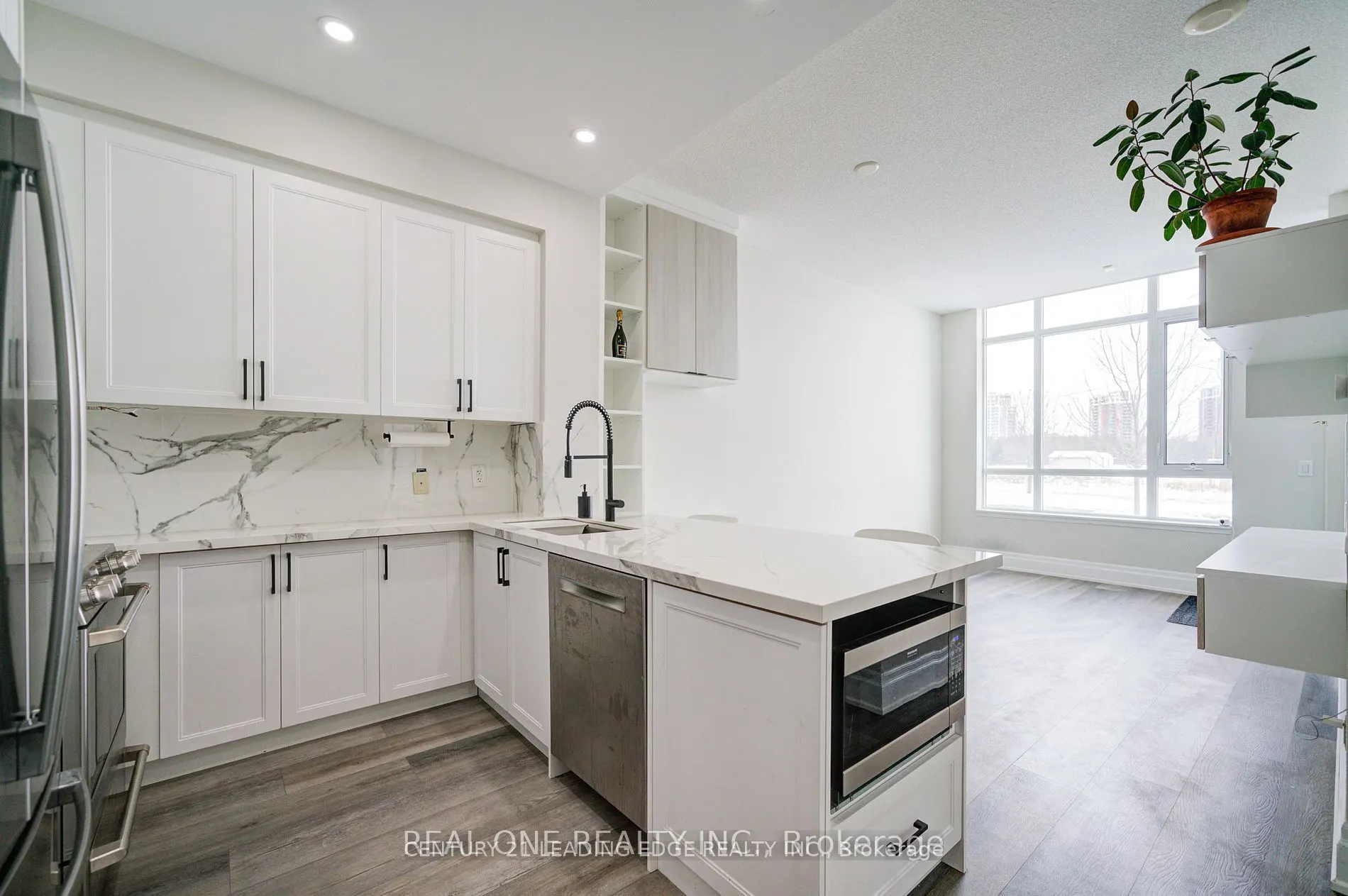 111 Upper Duke Crescent, #107