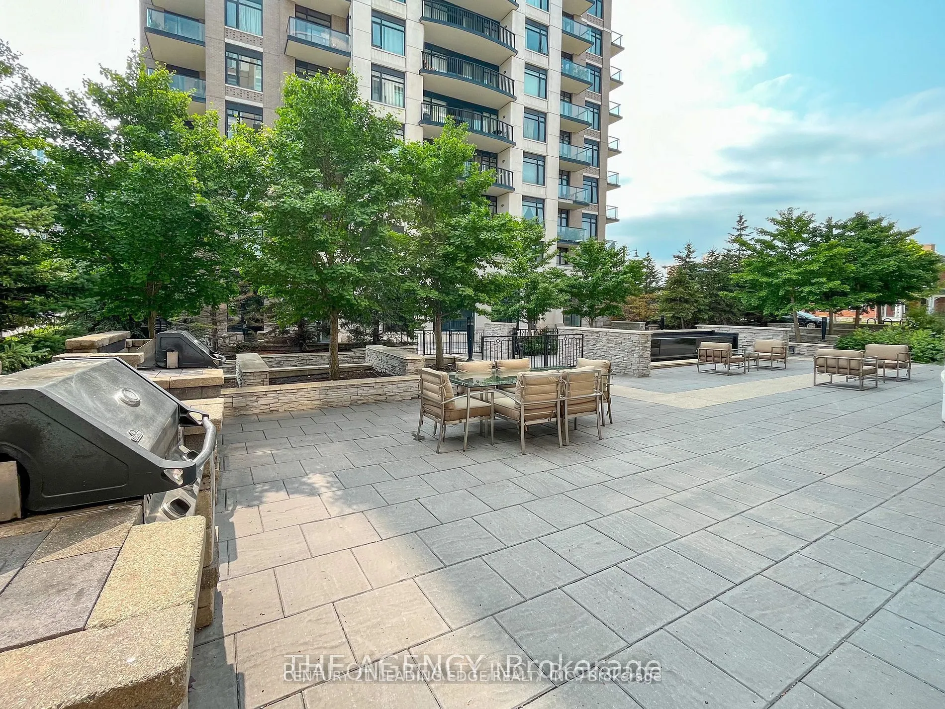 111 Upper Duke Crescent, #107