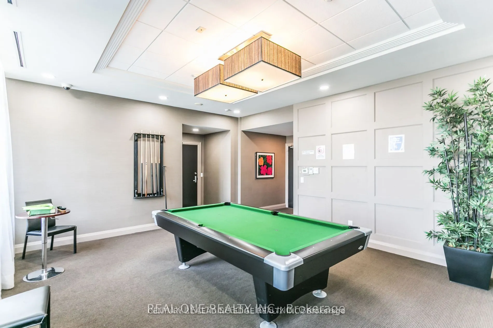 111 Upper Duke Crescent, #107
