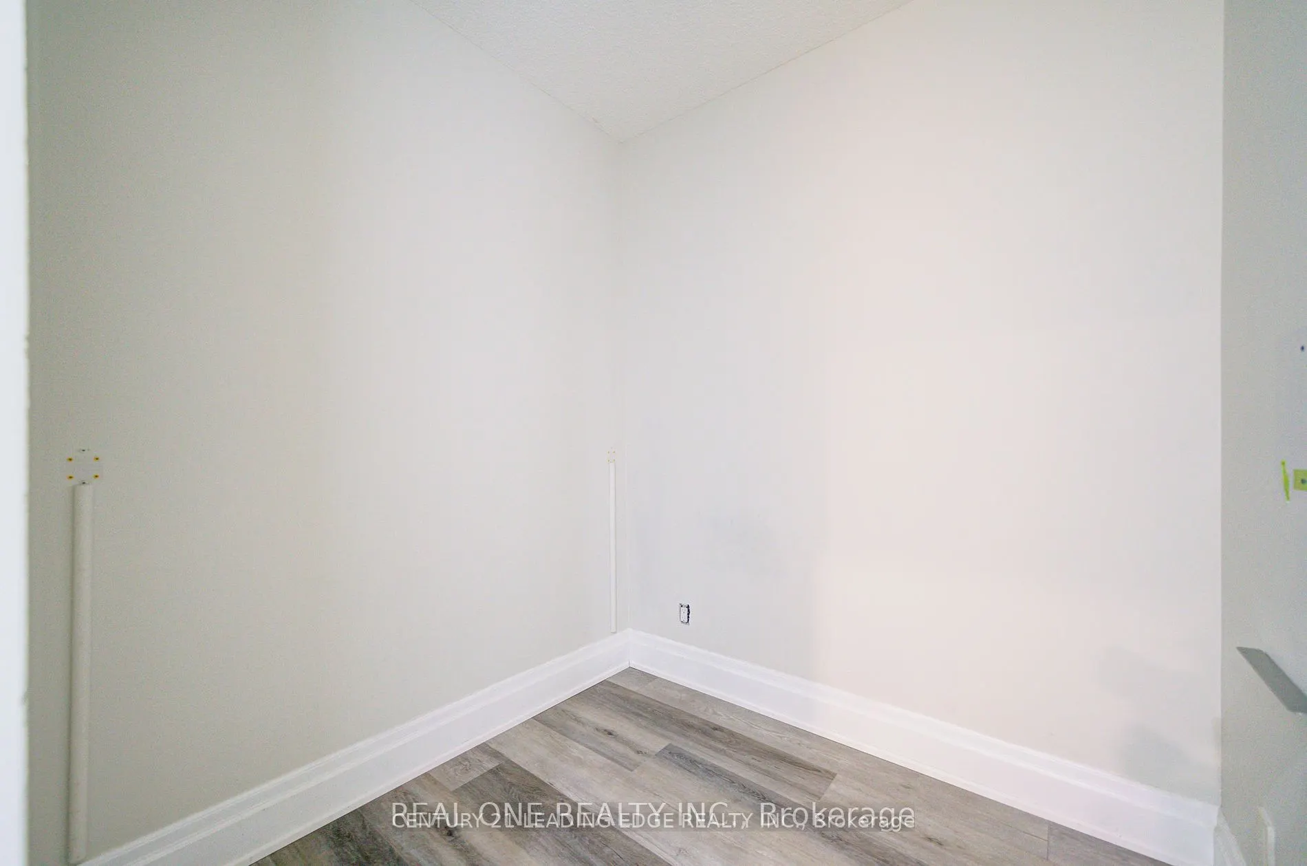 111 Upper Duke Crescent, #107