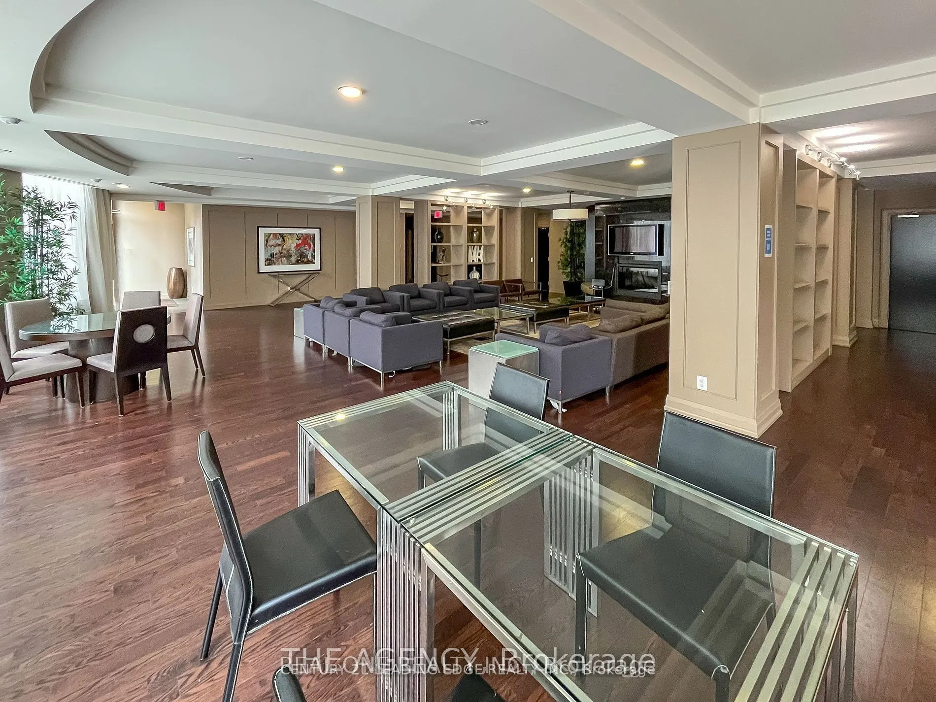 111 Upper Duke Crescent, #107