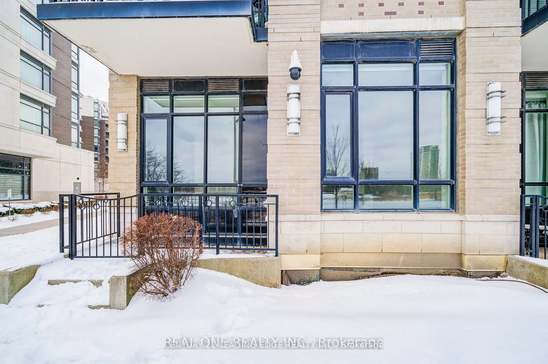 111 Upper Duke Crescent, #107