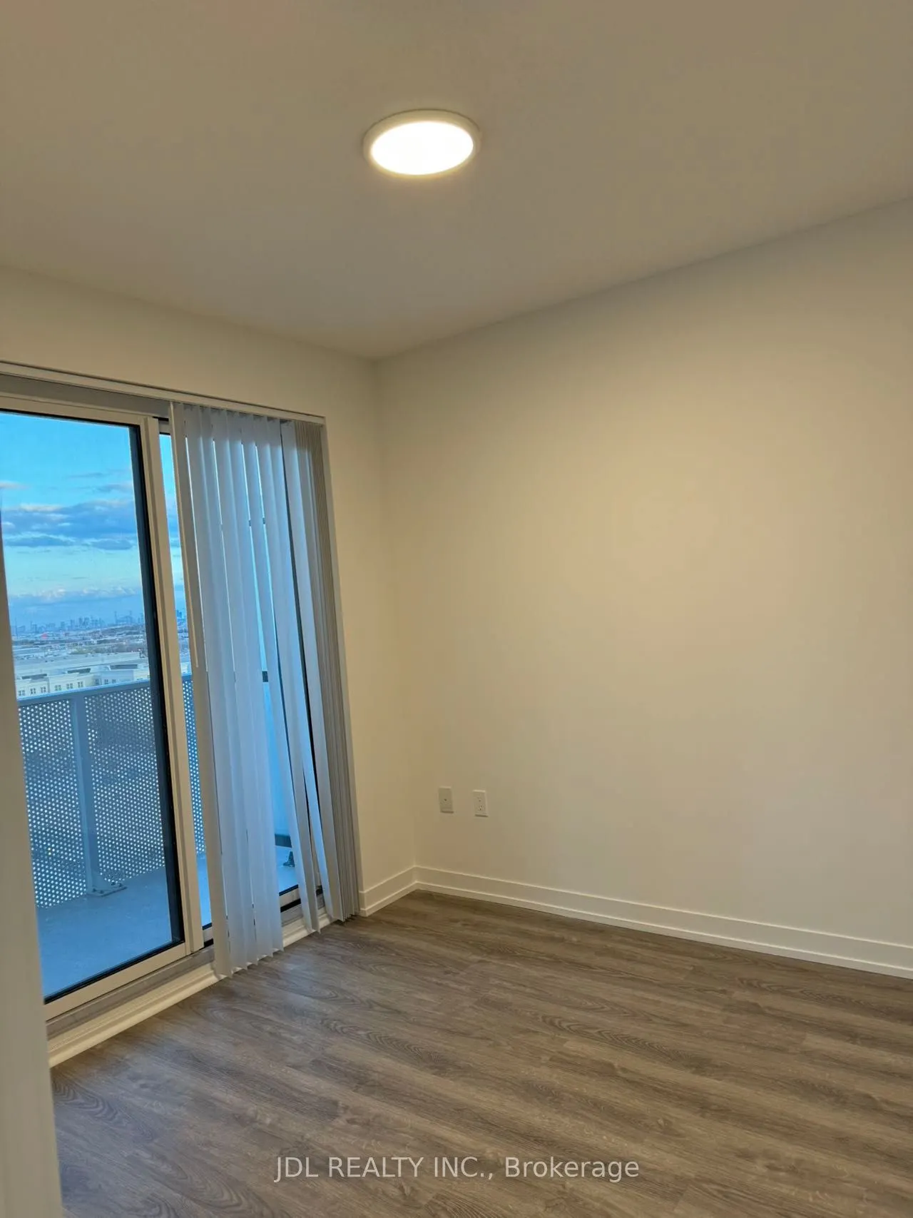 195 commerce Street, #1215