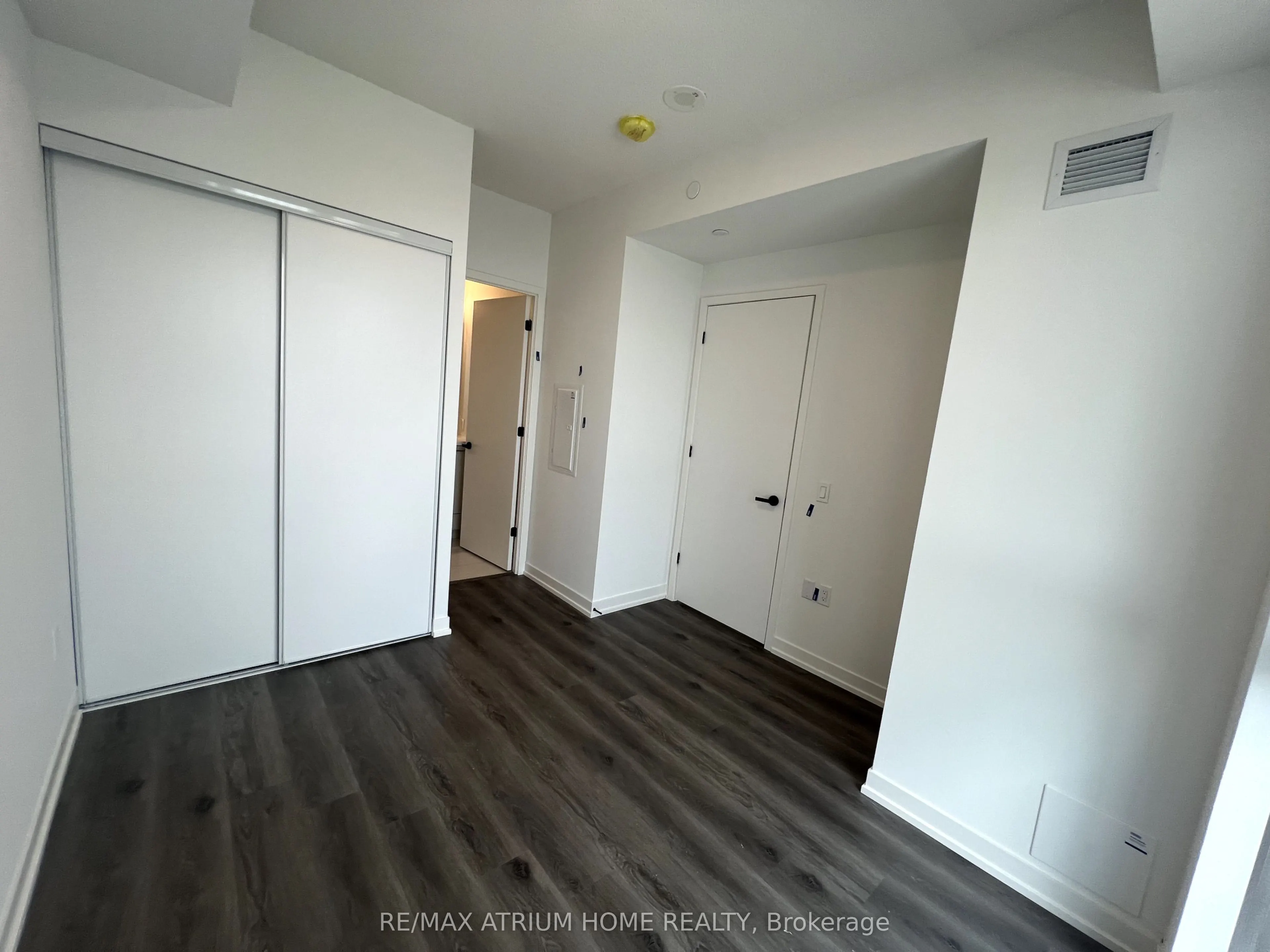 28 Interchange Way, #4006