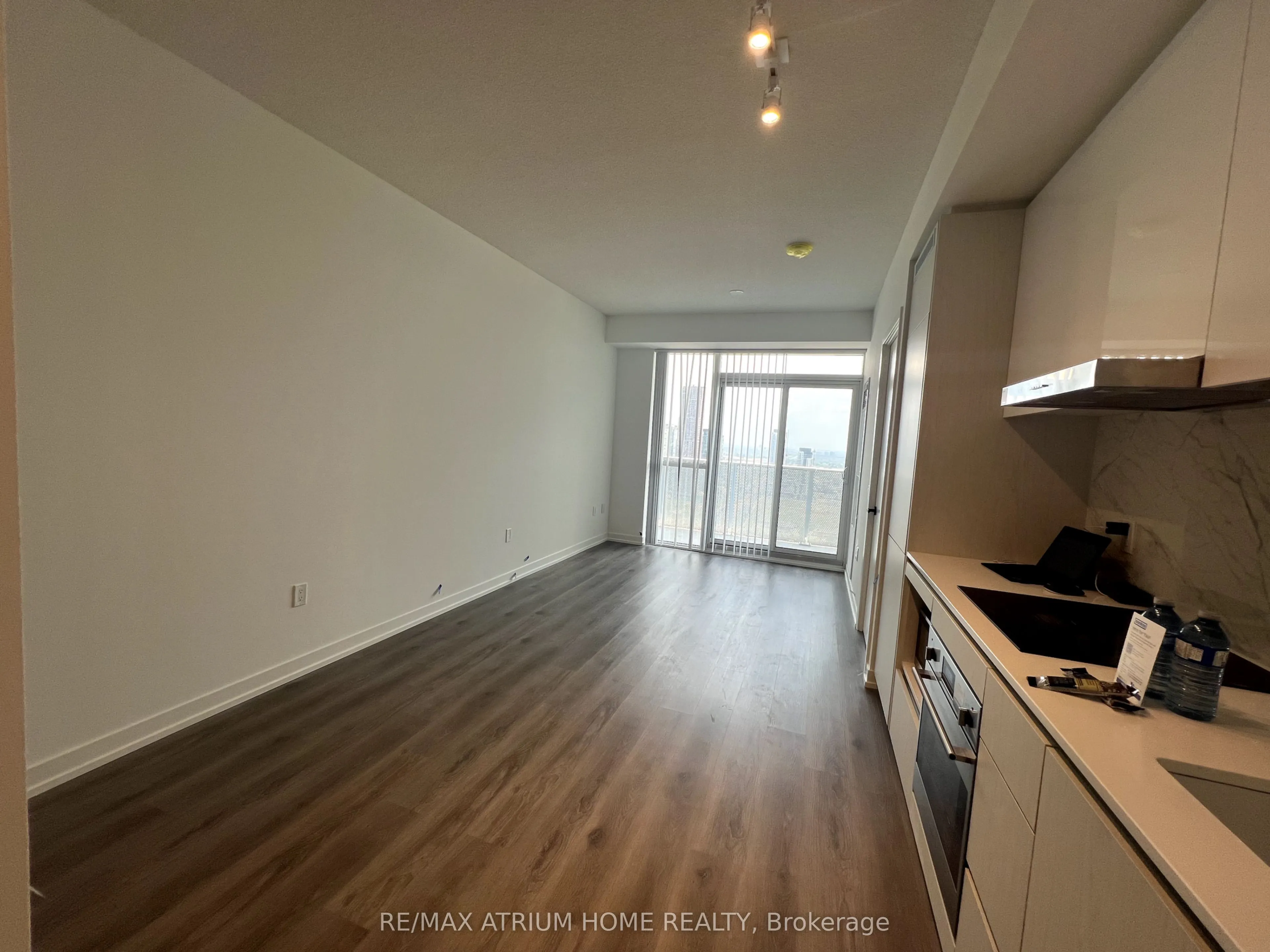 28 Interchange Way, #4006