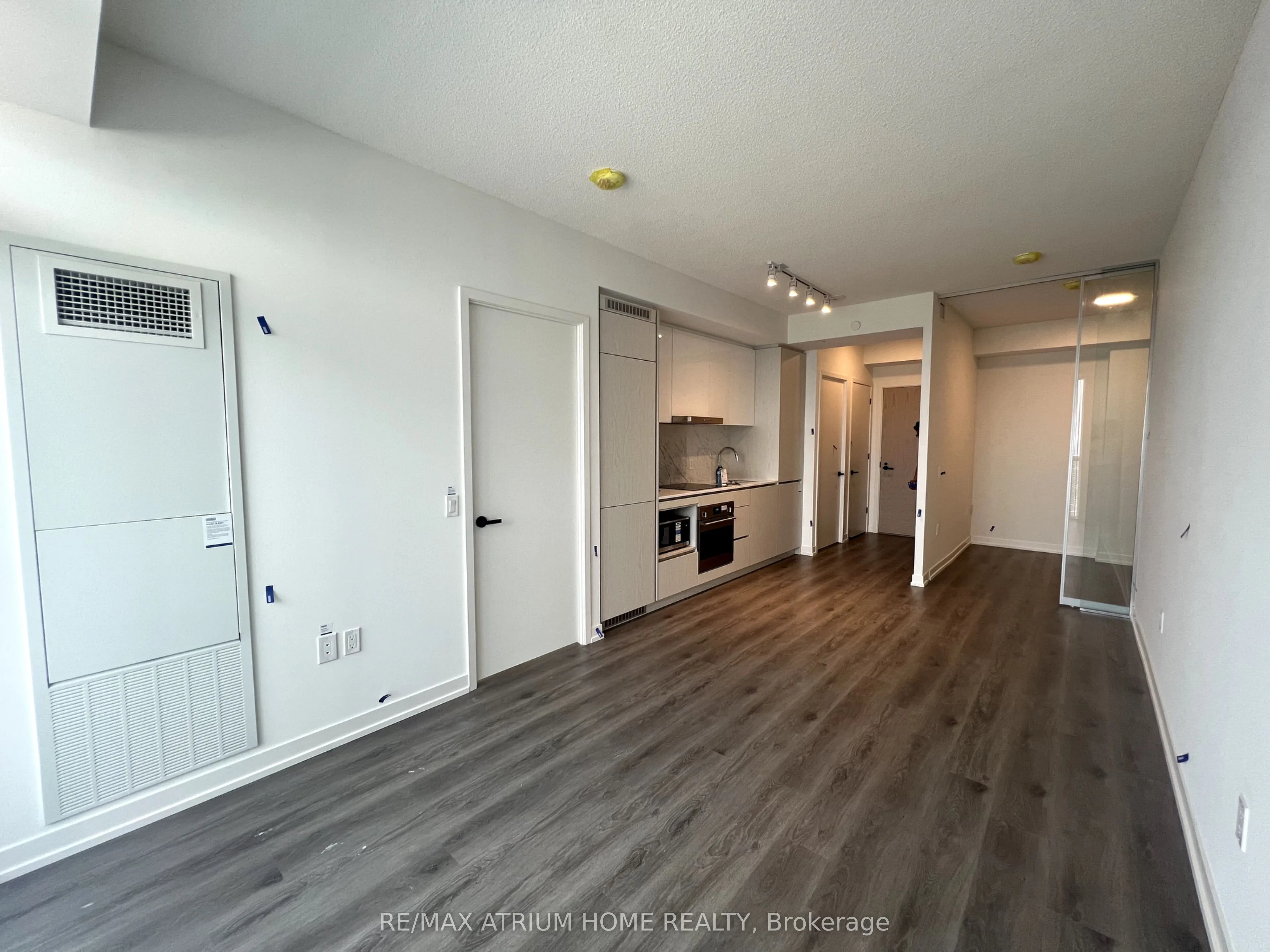 28 Interchange Way, #4006