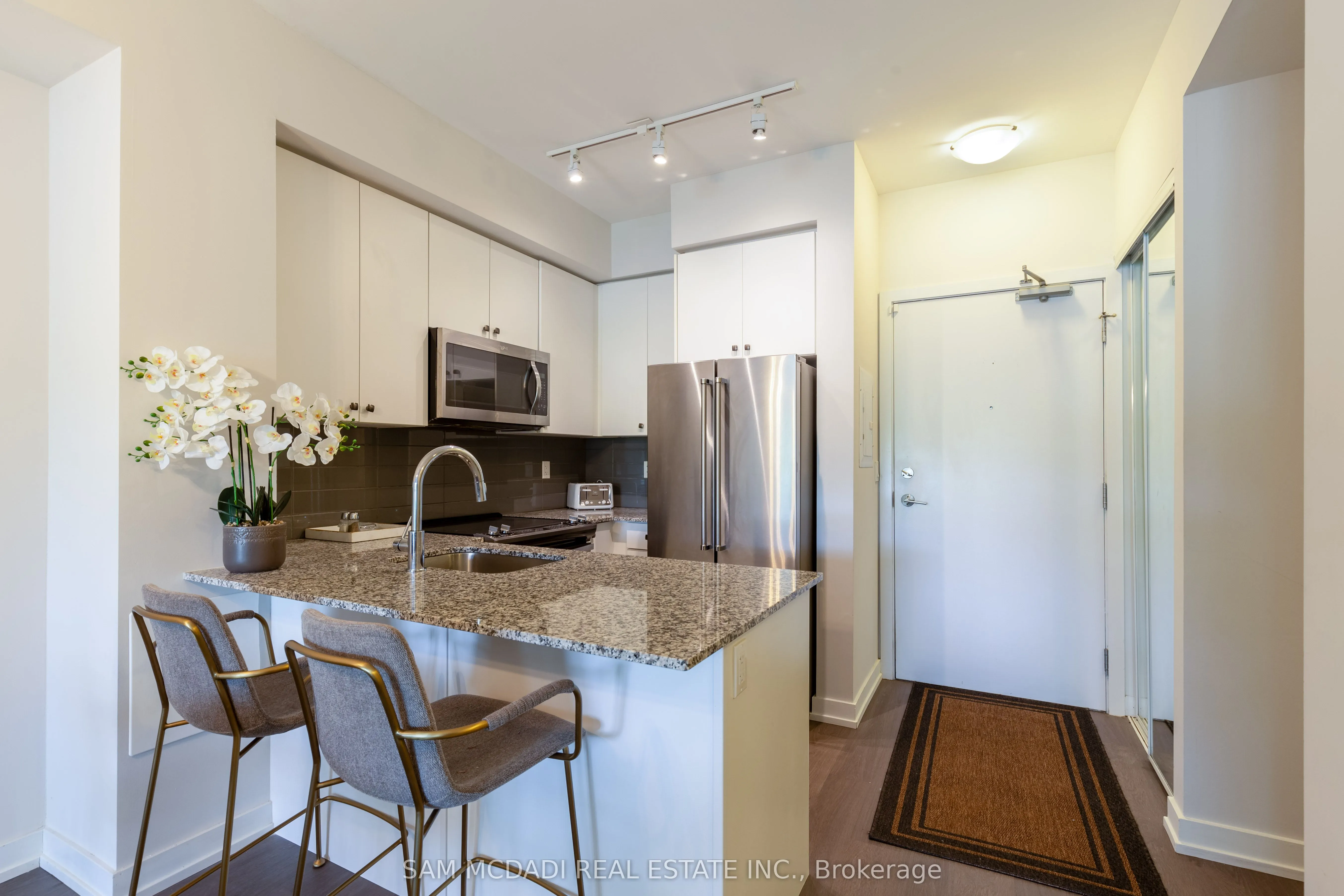 555 William Graham Drive, #114