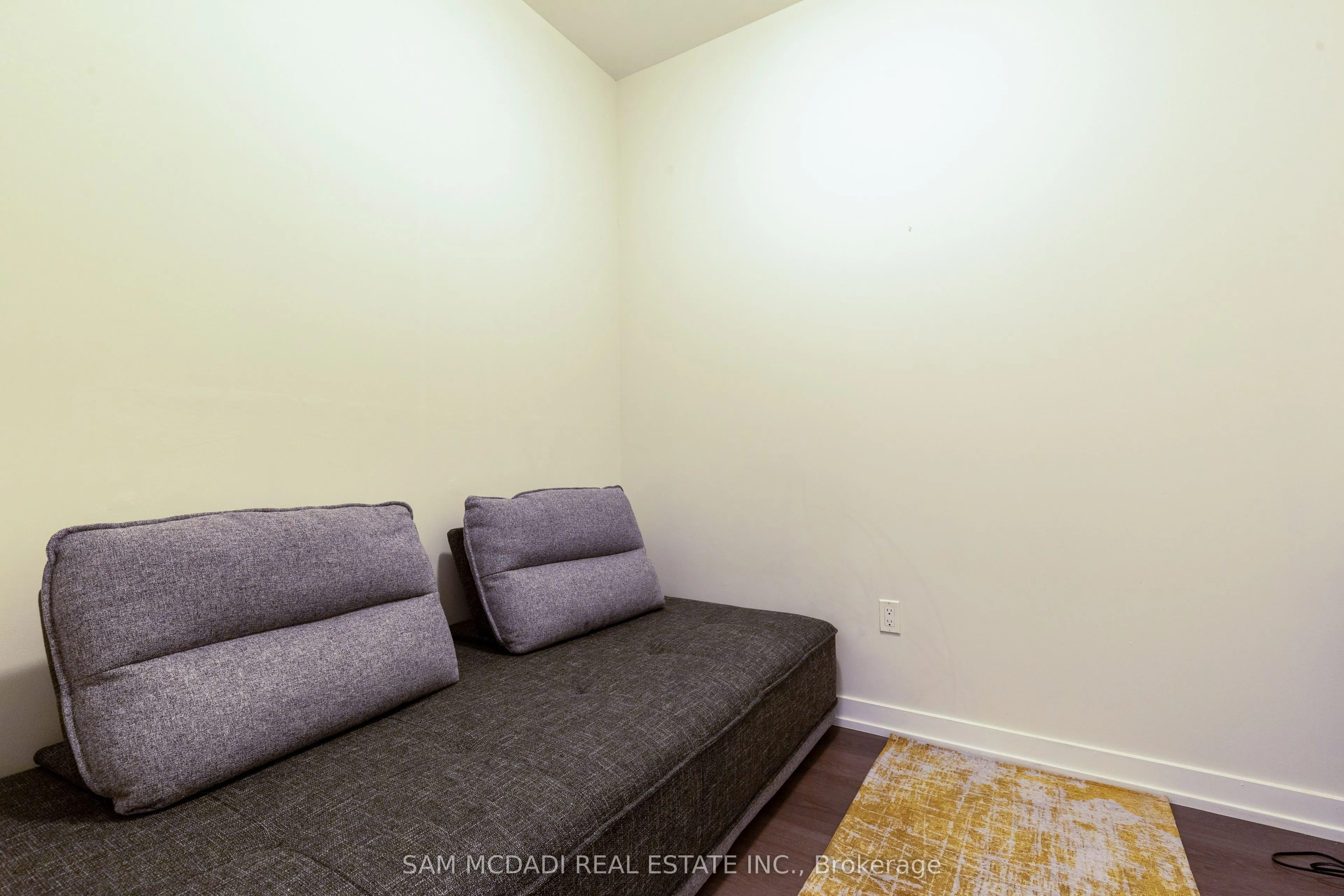 555 William Graham Drive, #114