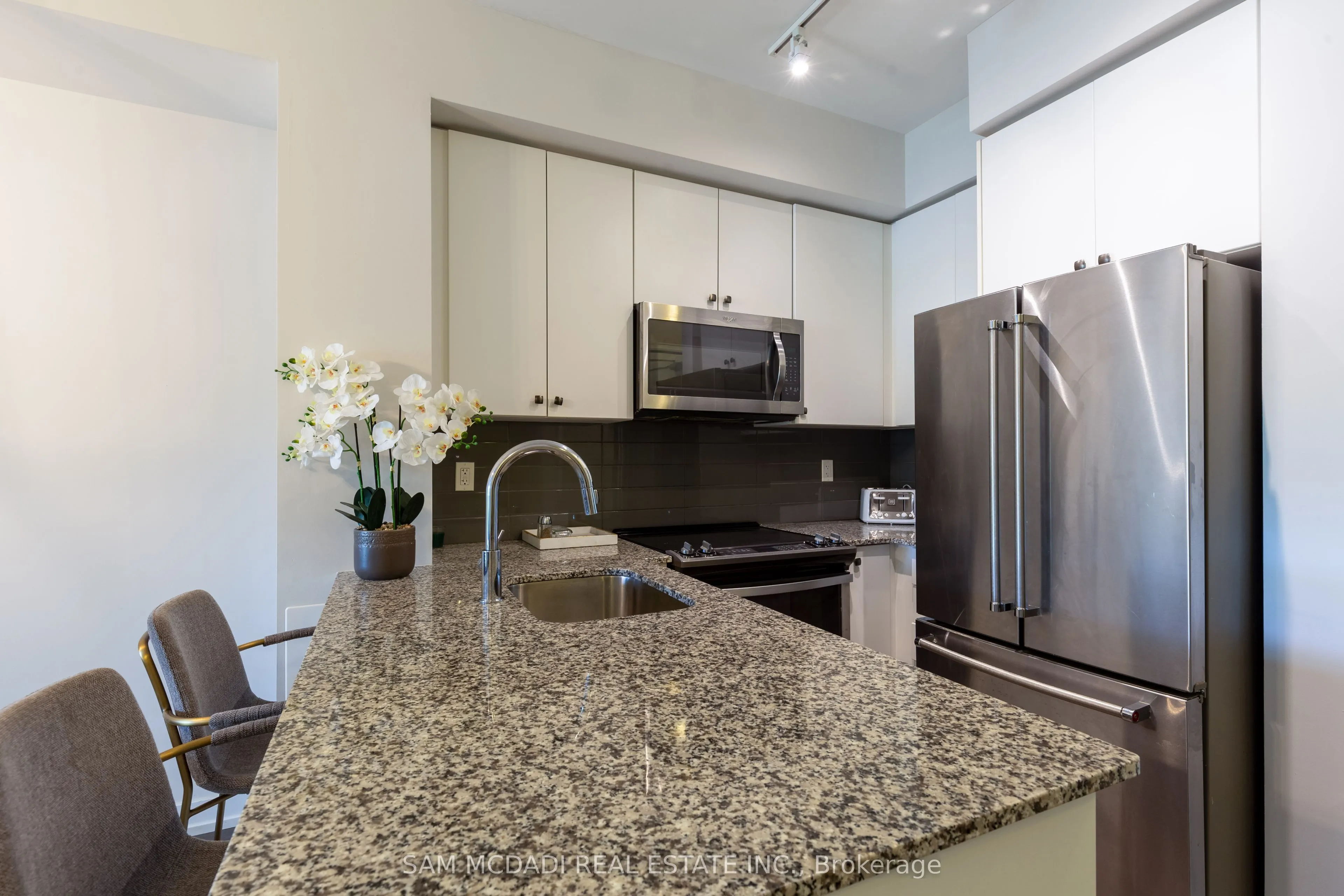 555 William Graham Drive, #114