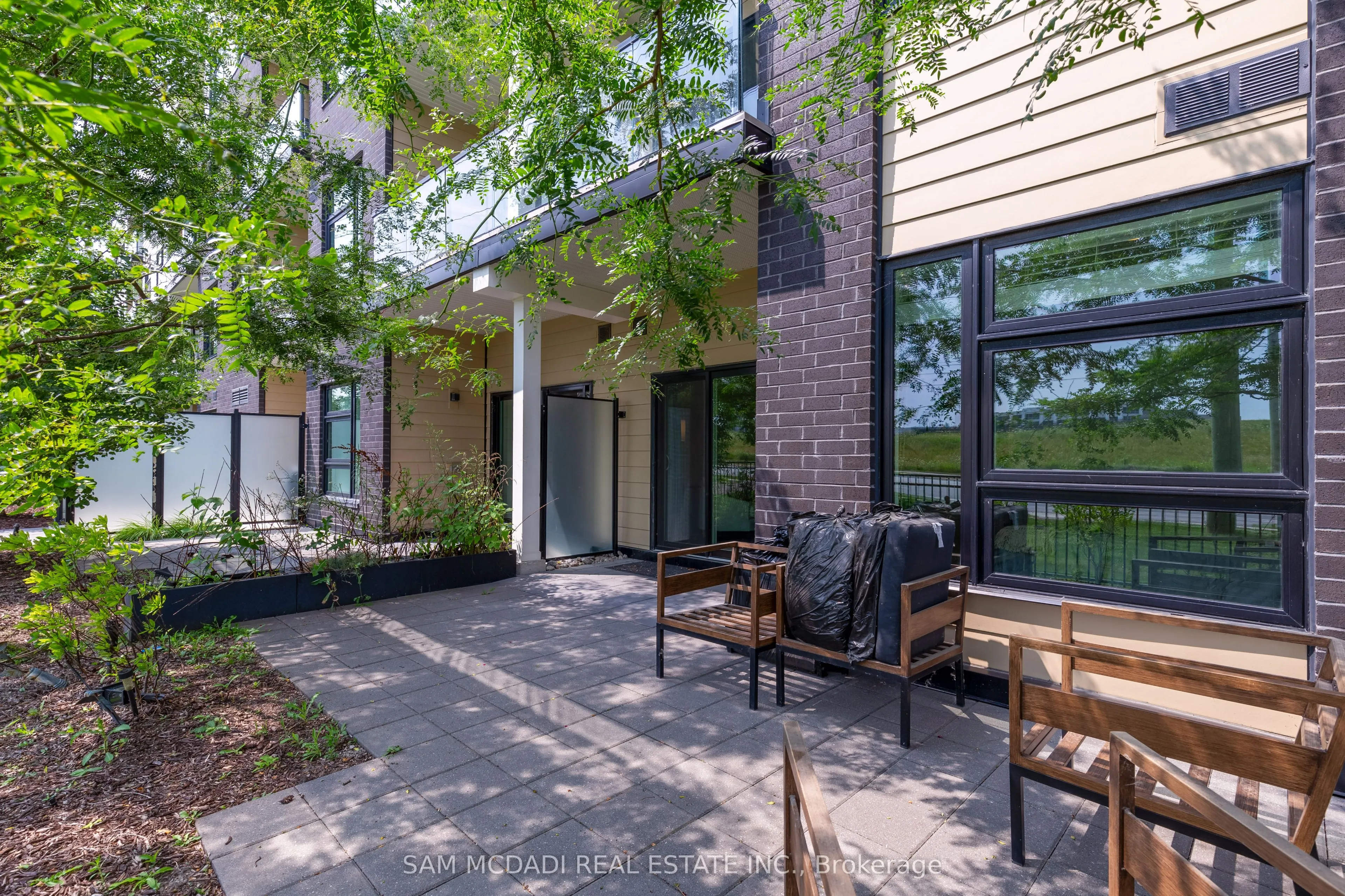555 William Graham Drive, #114