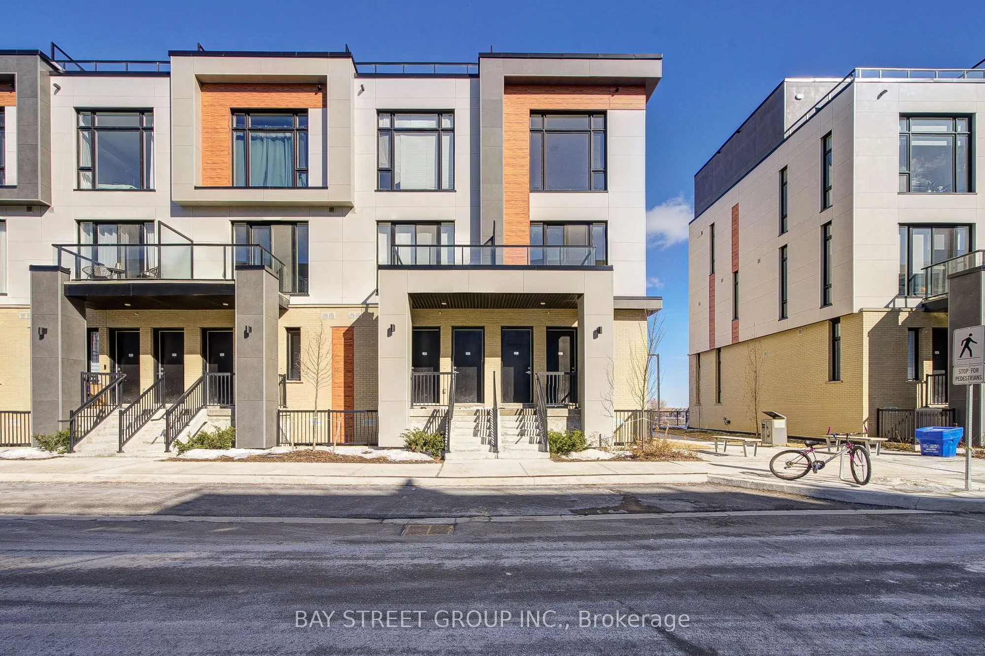 7 Steckley house Lane, #602