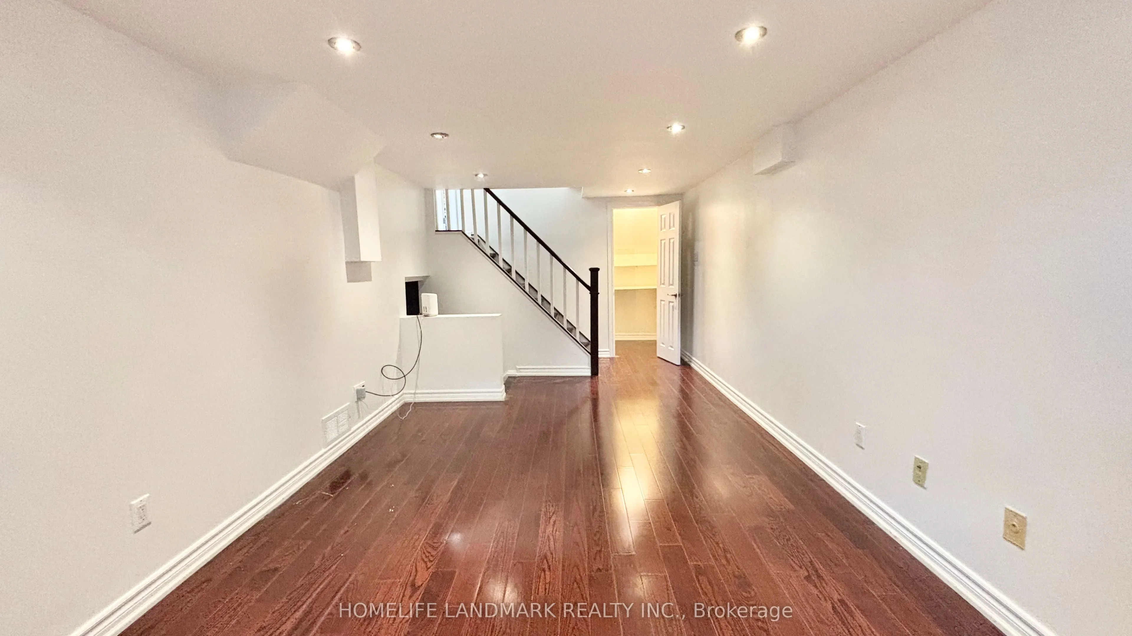 160 Snowshoe Crescent