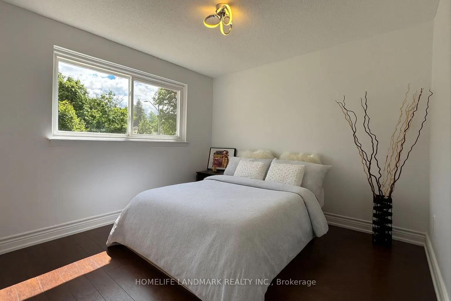 160 Snowshoe Crescent