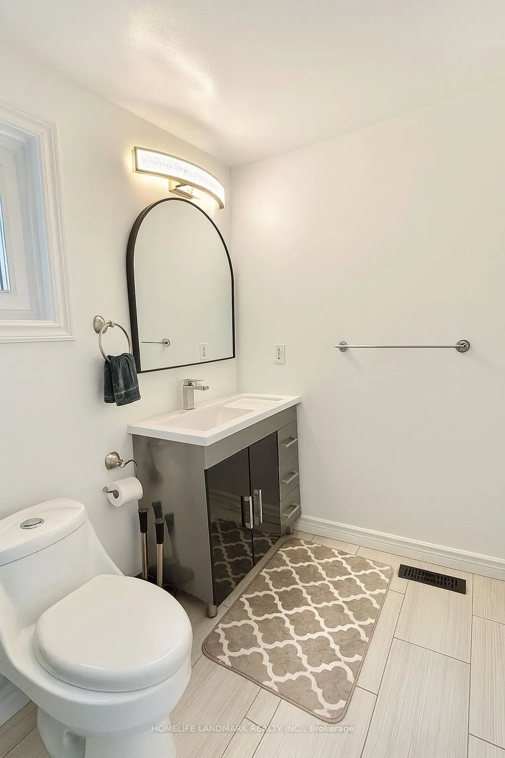 160 Snowshoe Crescent