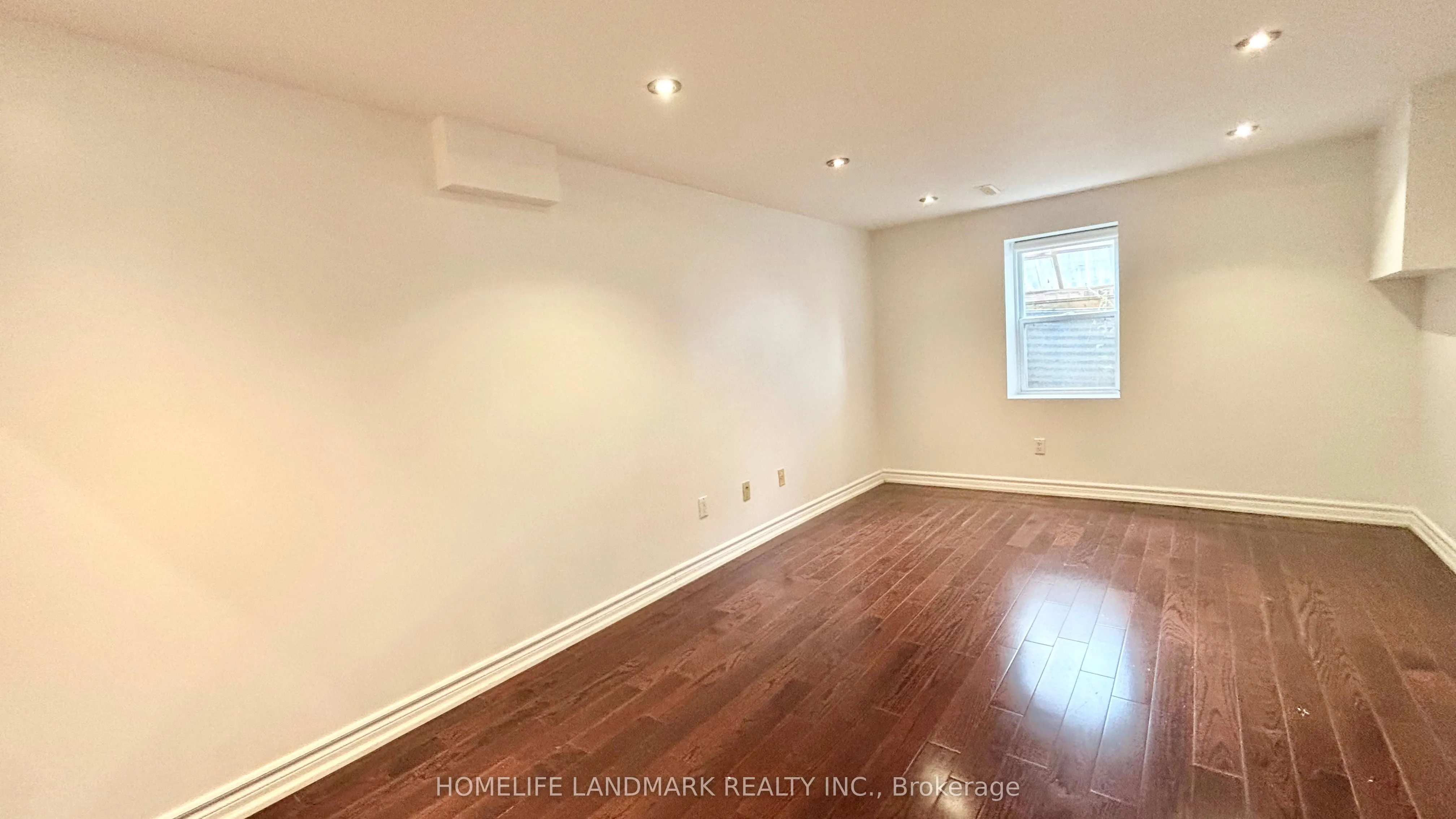 160 Snowshoe Crescent