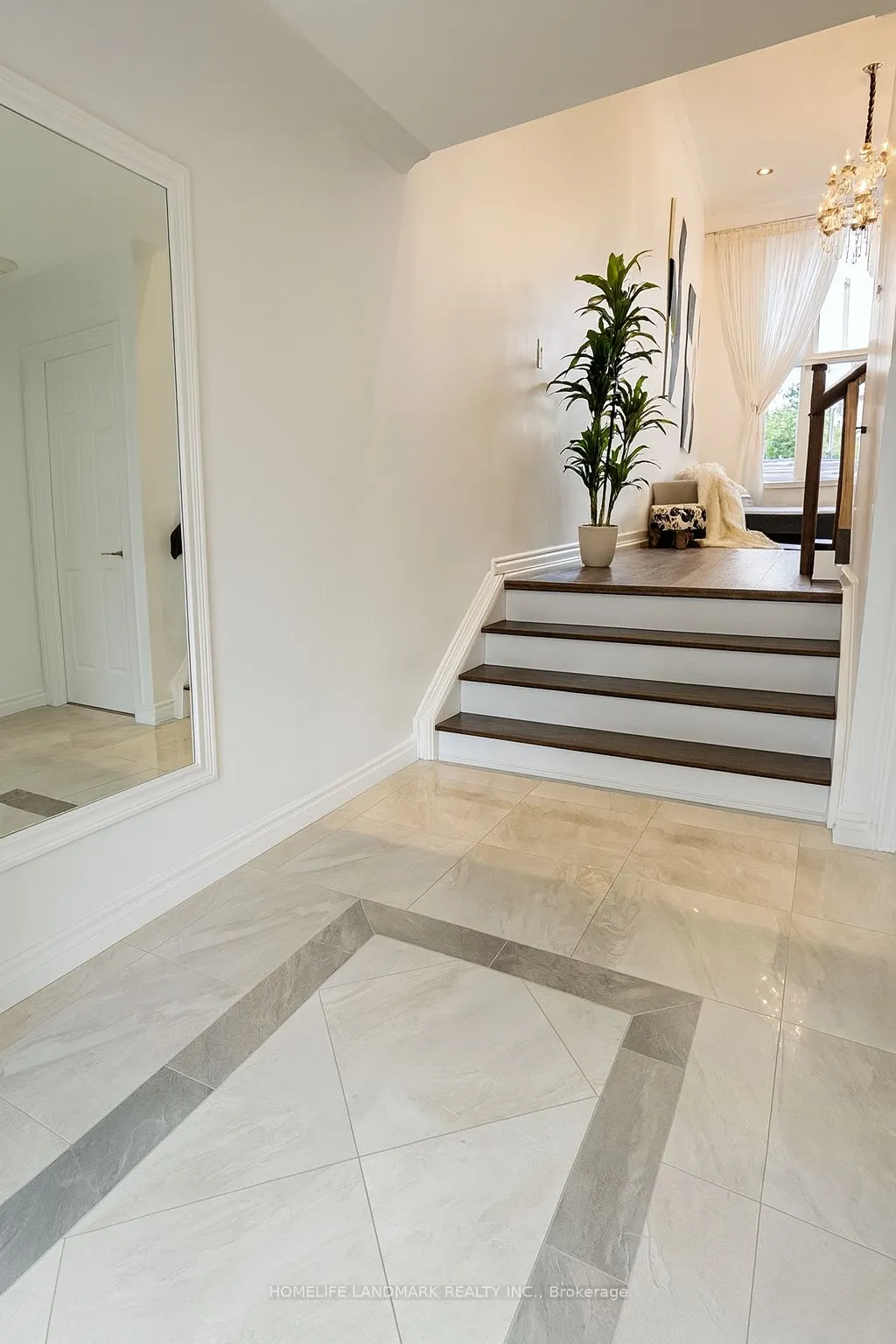 160 Snowshoe Crescent