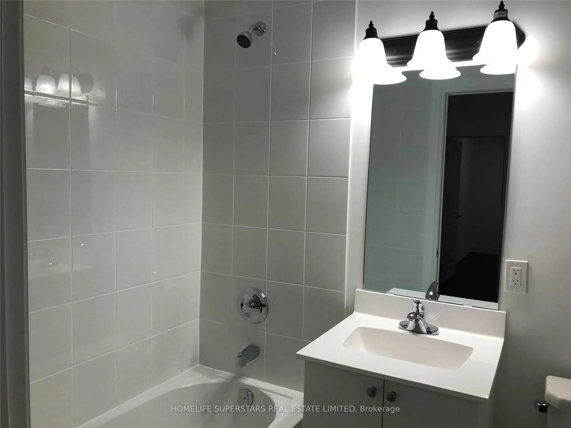 26 Coles Avenue, #902