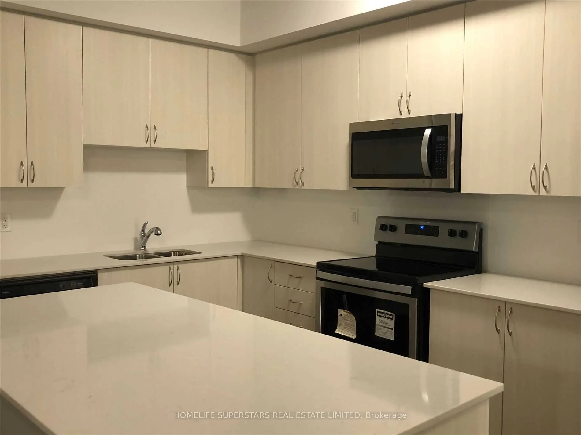 26 Coles Avenue, #902