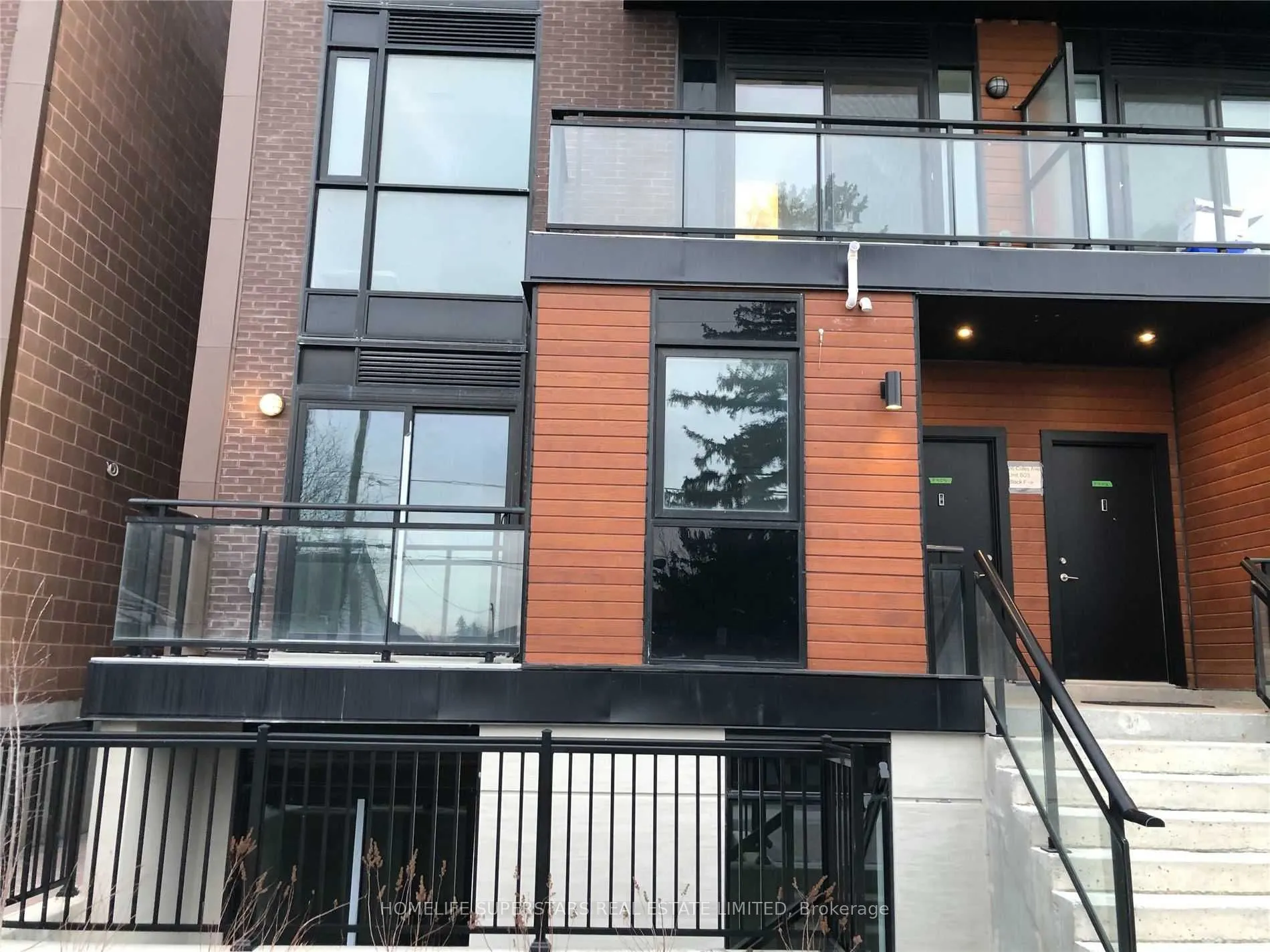 26 Coles Avenue, #902