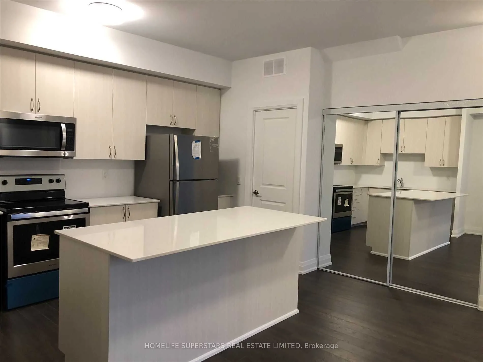 26 Coles Avenue, #902