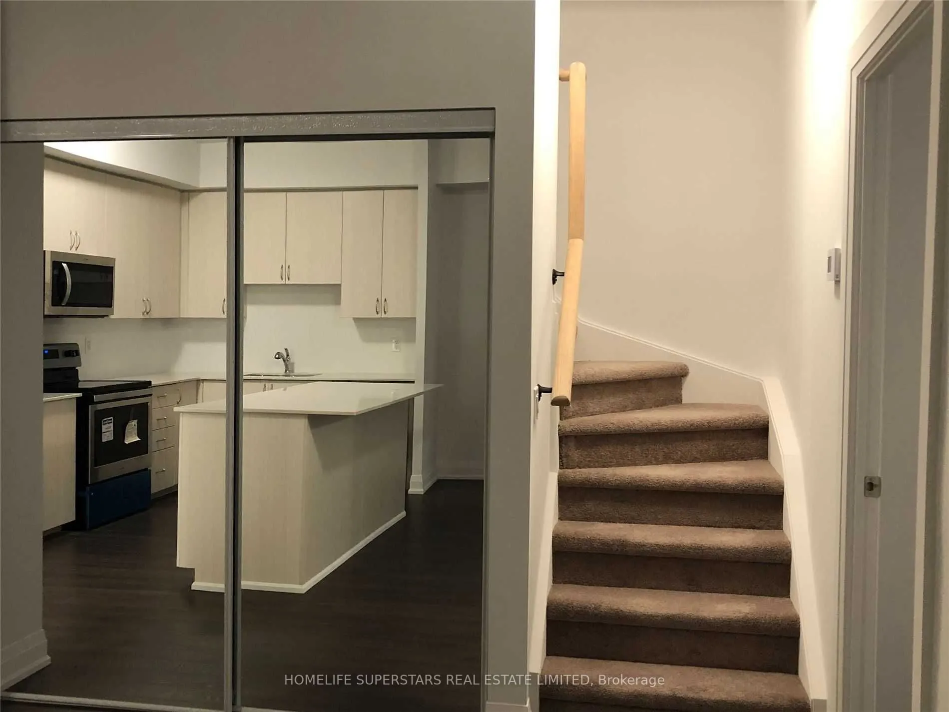 26 Coles Avenue, #902