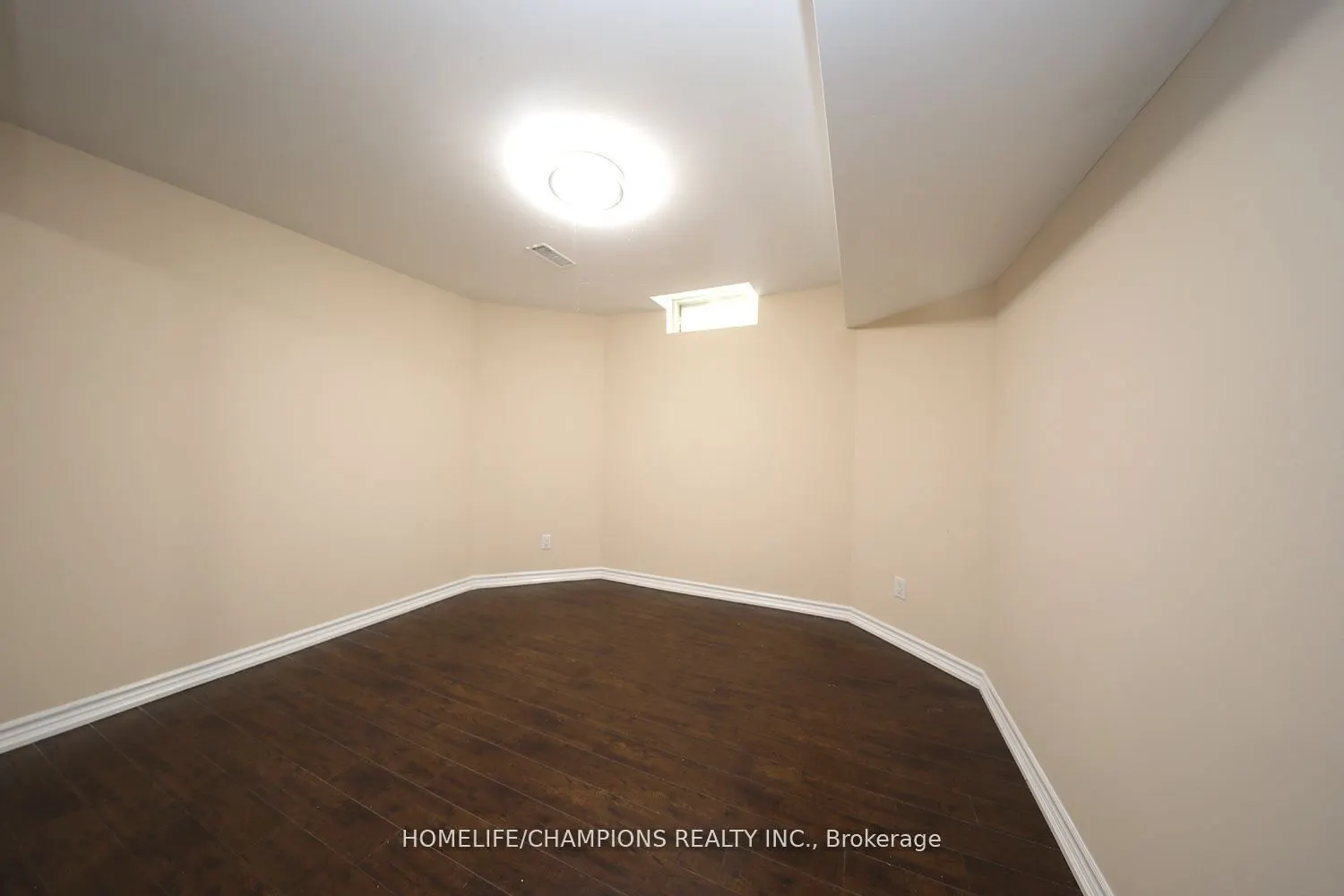 142 Estate Garden Avenue