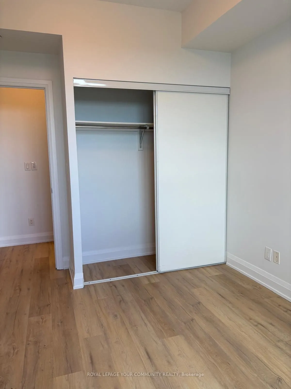 7171 Yonge Street, #1606