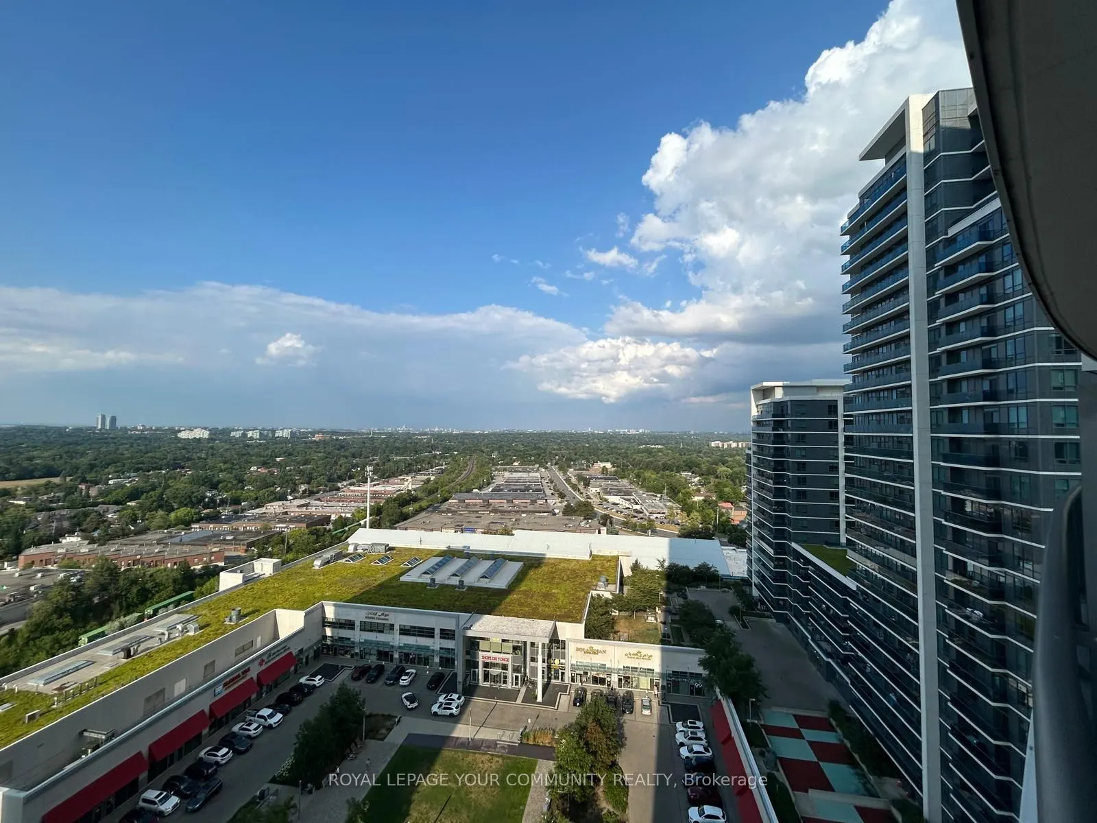 7171 Yonge Street, #1606