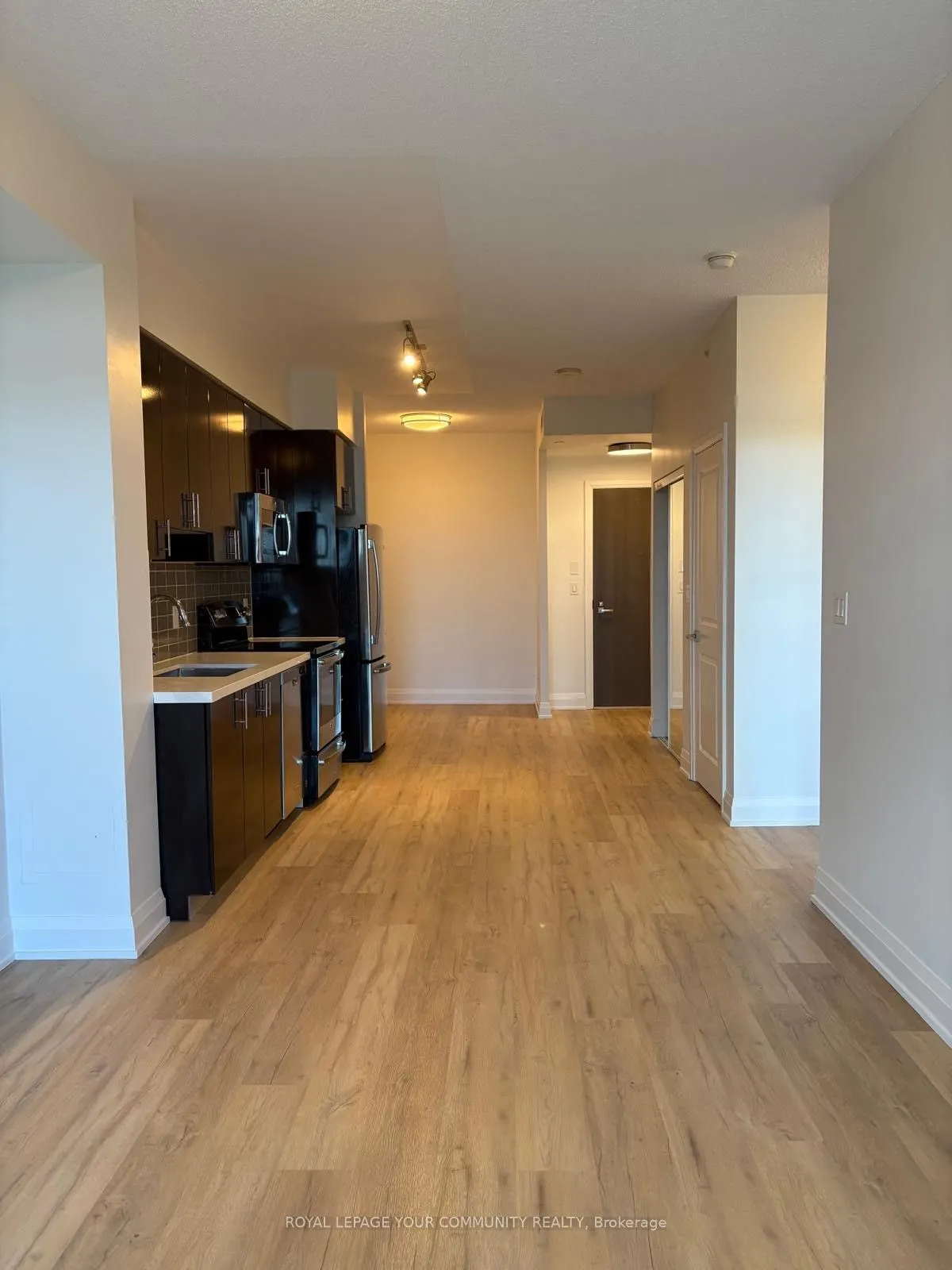 7171 Yonge Street, #1606