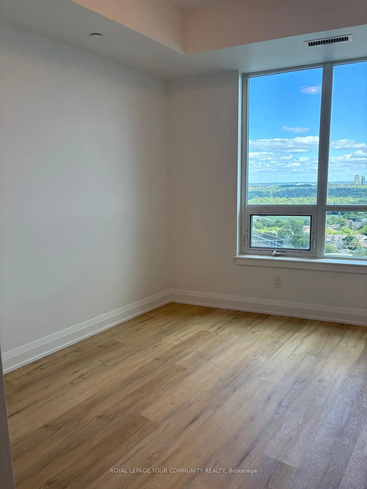 7171 Yonge Street, #1606