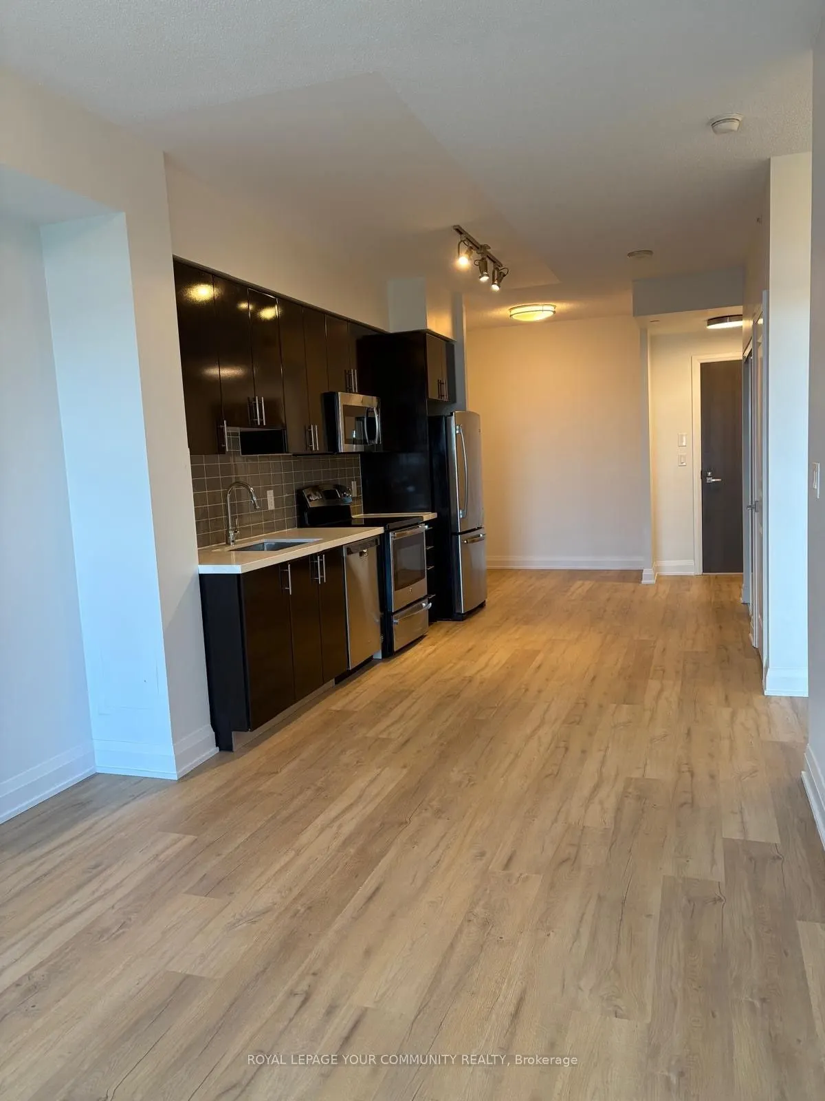 7171 Yonge Street, #1606