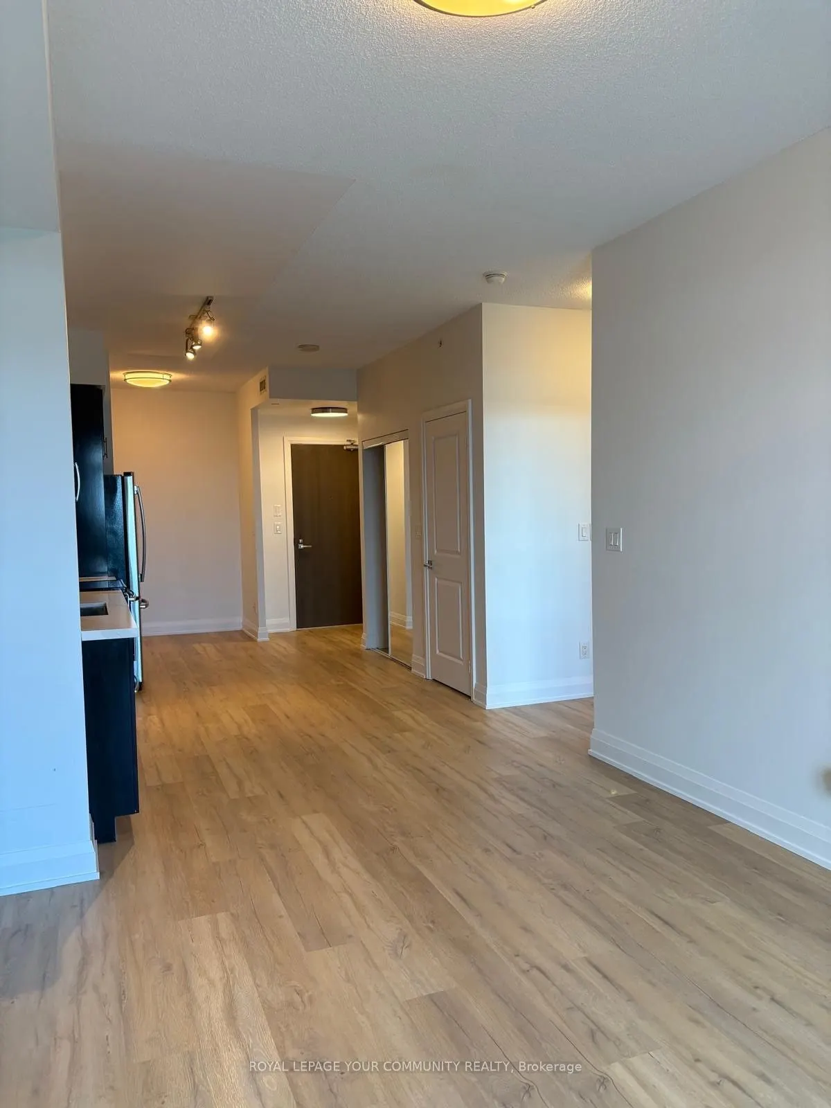 7171 Yonge Street, #1606