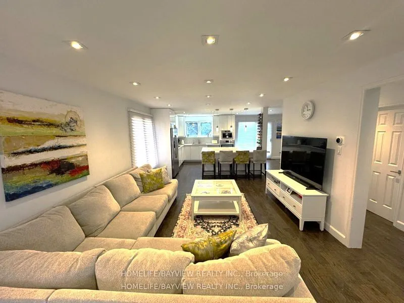 23 Holm Crescent