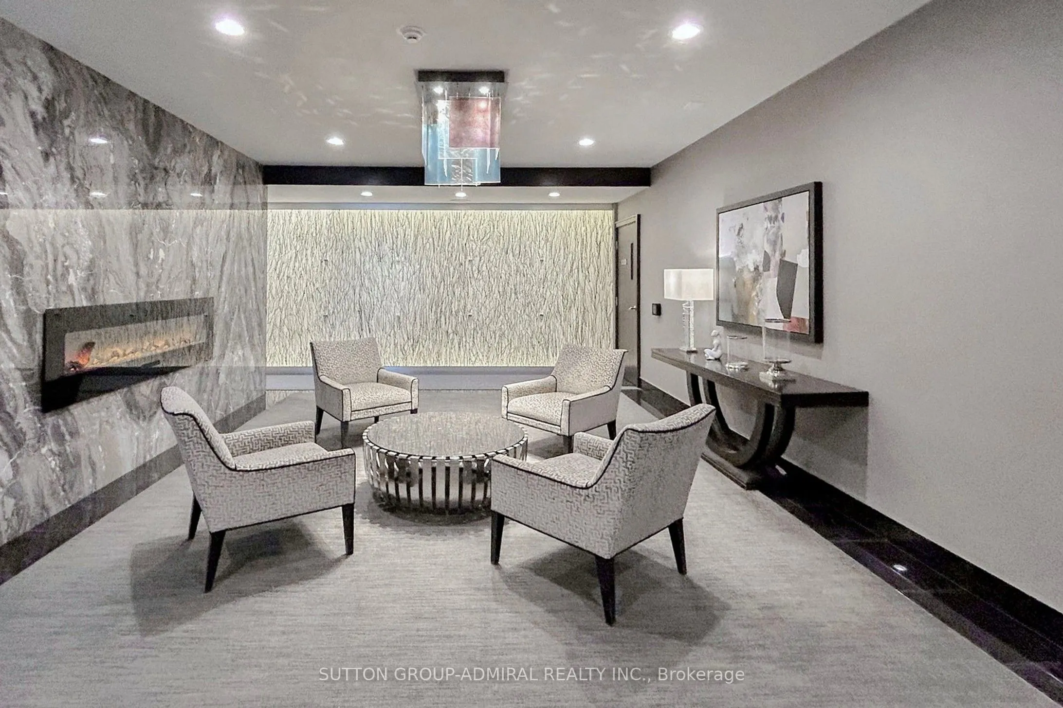 7601 Bathurst Street, #901