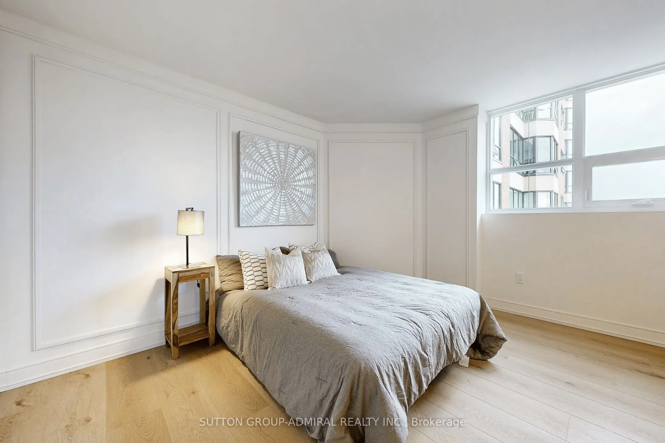 7601 Bathurst Street, #901