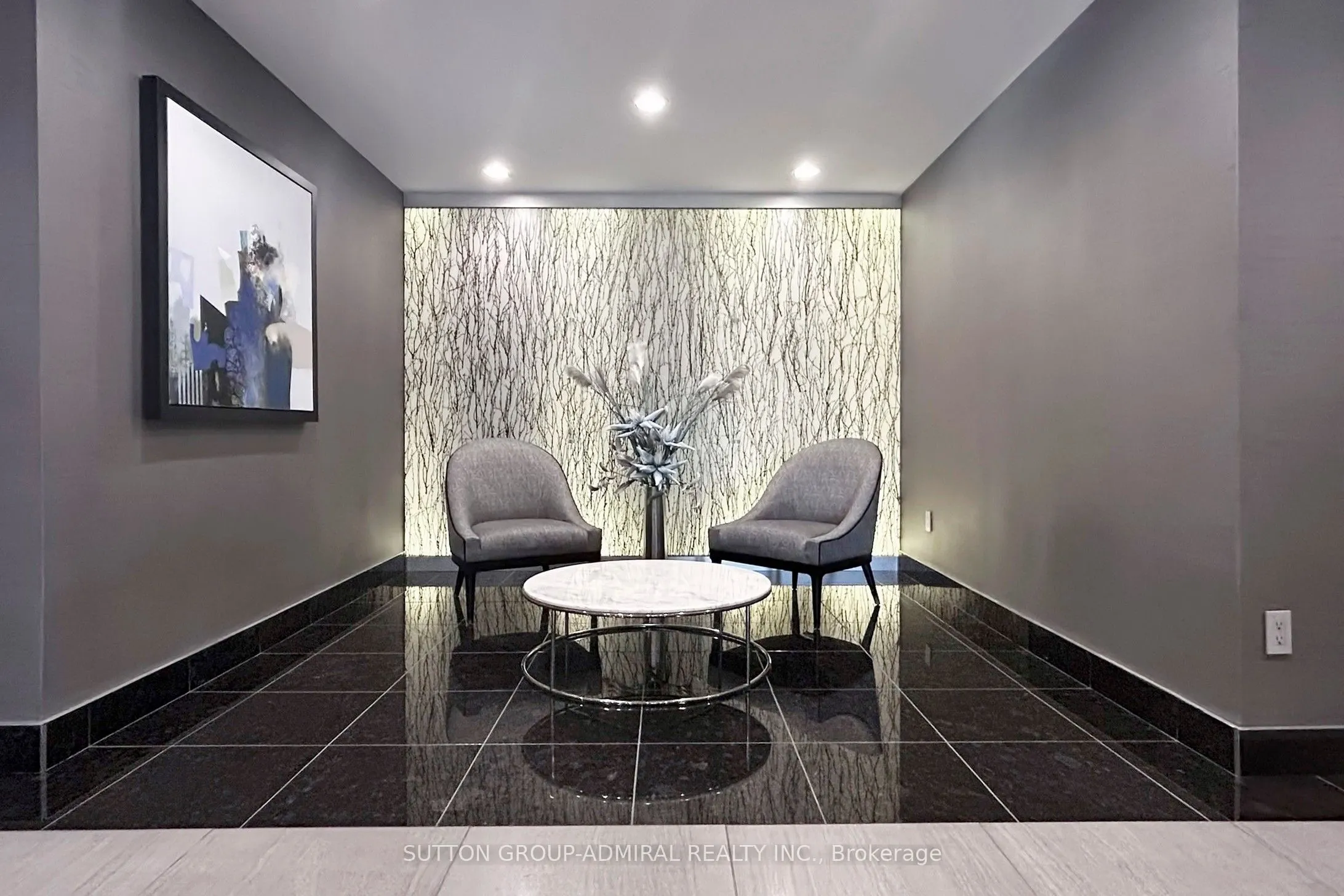 7601 Bathurst Street, #901