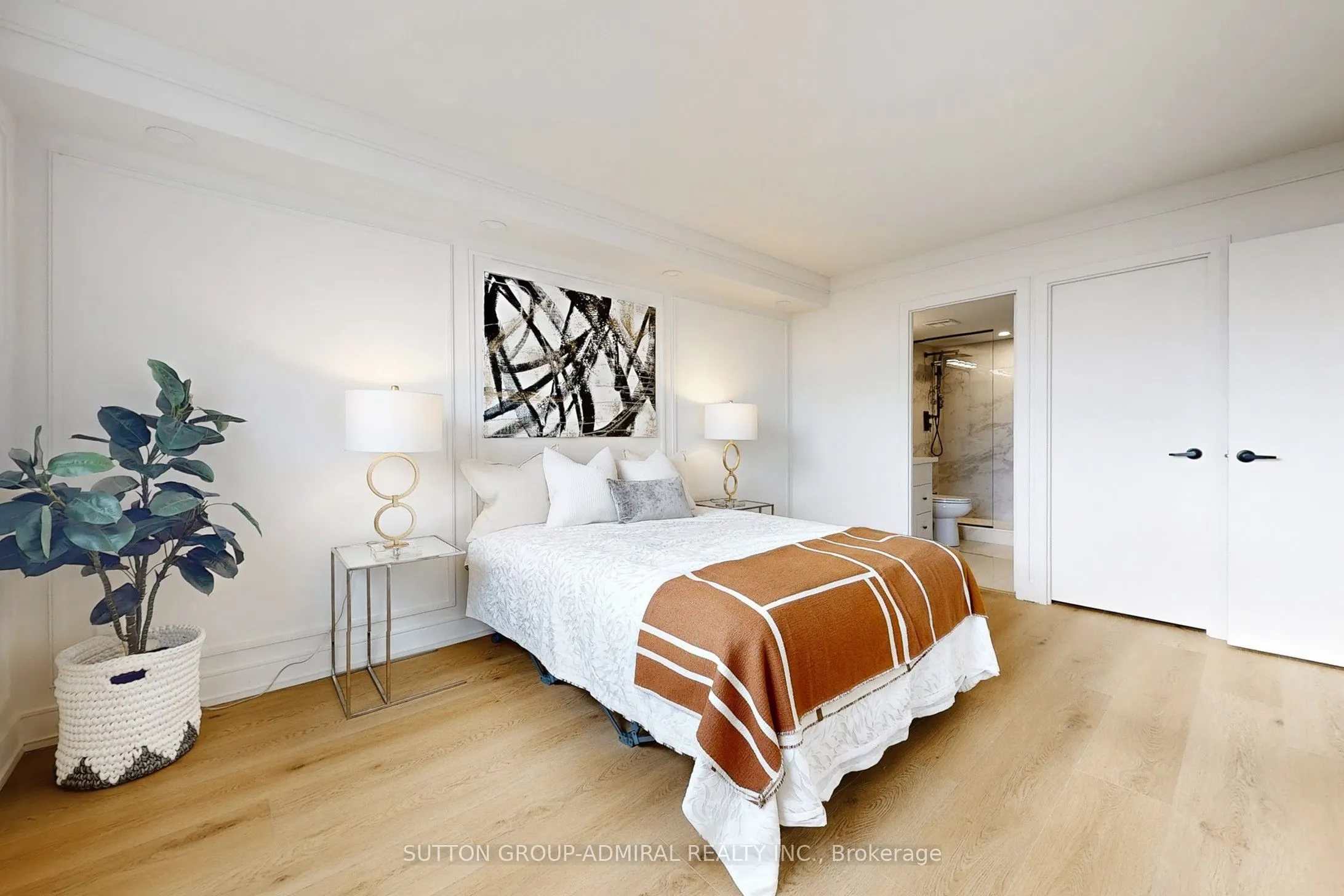 7601 Bathurst Street, #901