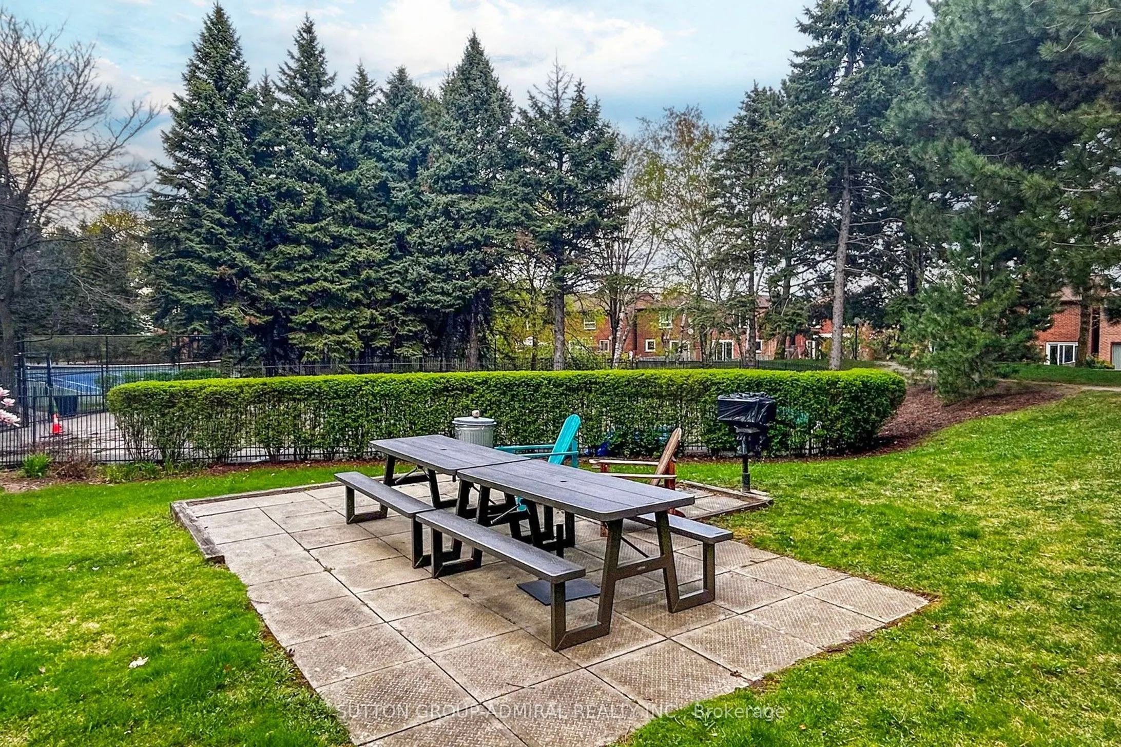 7601 Bathurst Street, #901