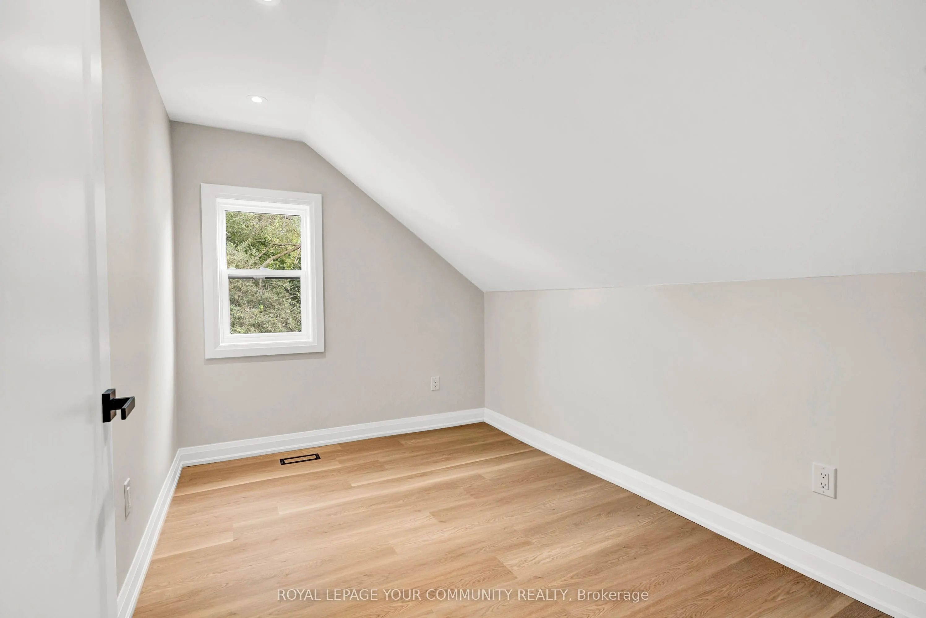 137 Clarence Street