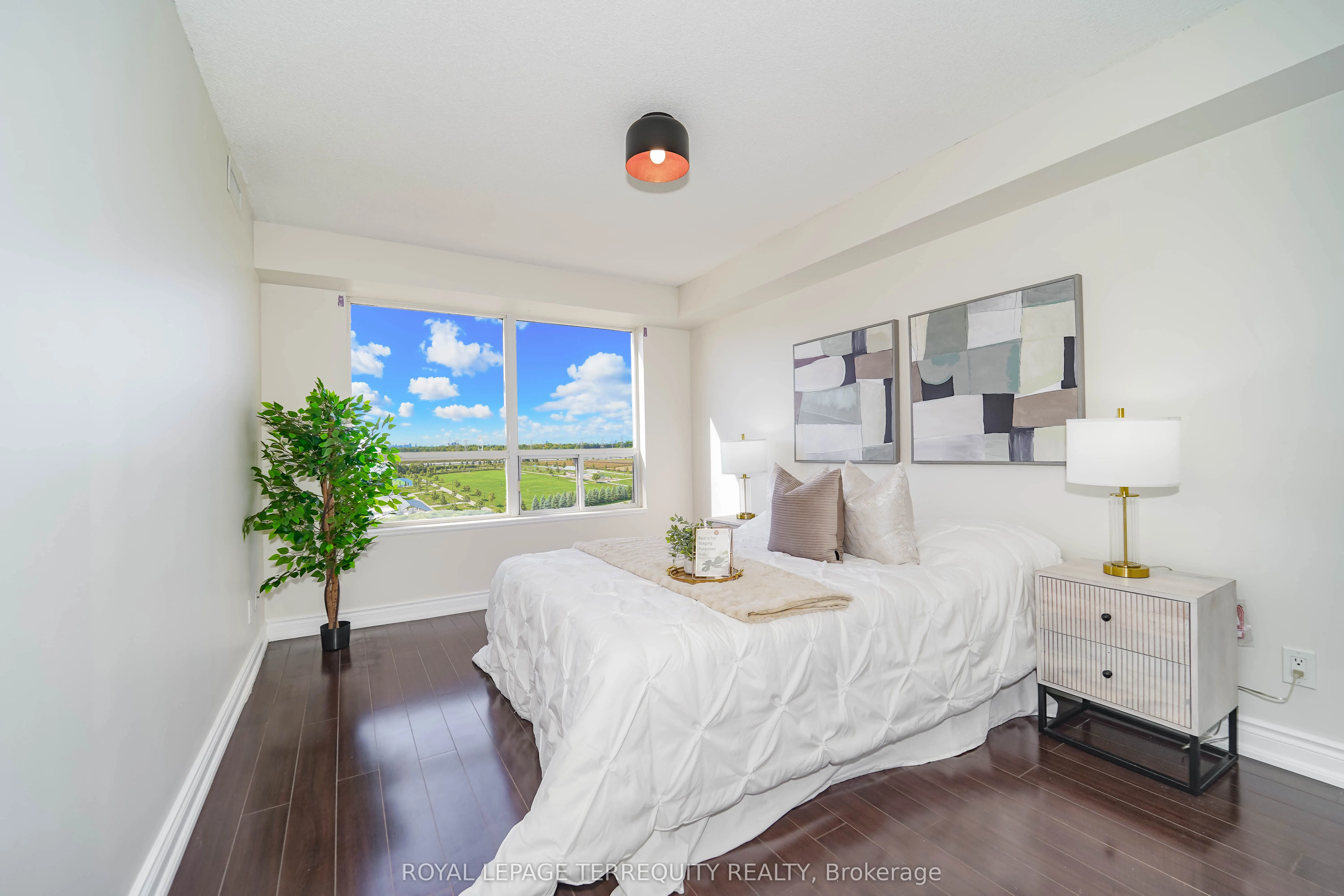 39 Galleria Parkway, #1011